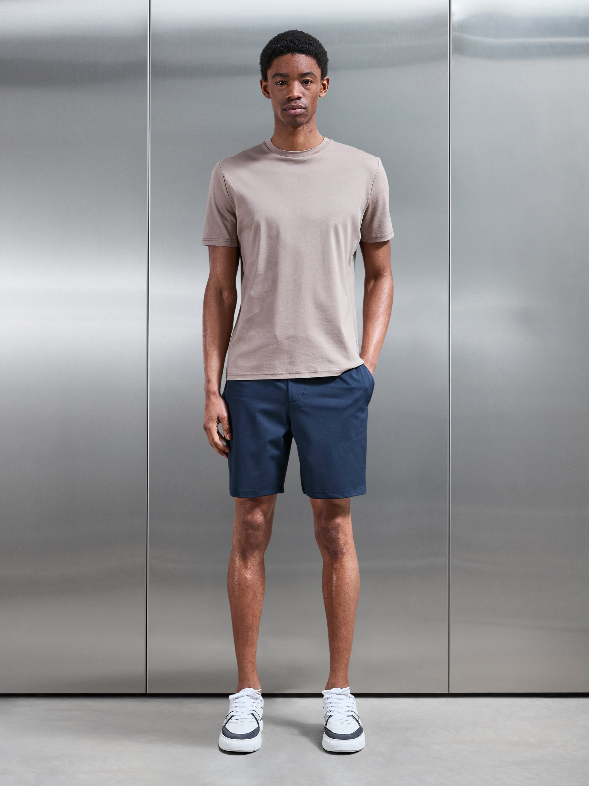 Mens Crease Resistant Stretch Chino Short in Navy