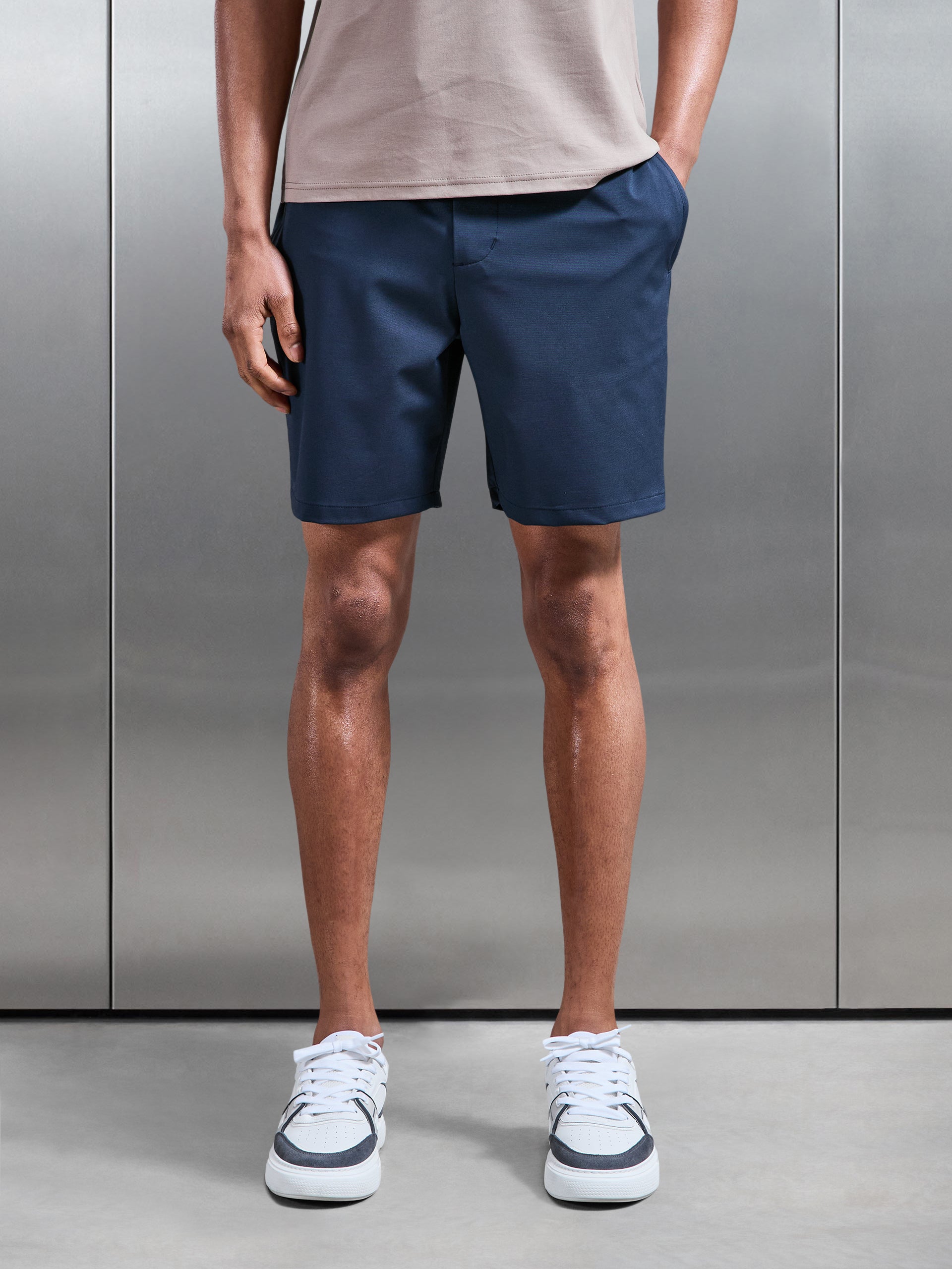 Mens Crease Resistant Stretch Chino Short in Navy