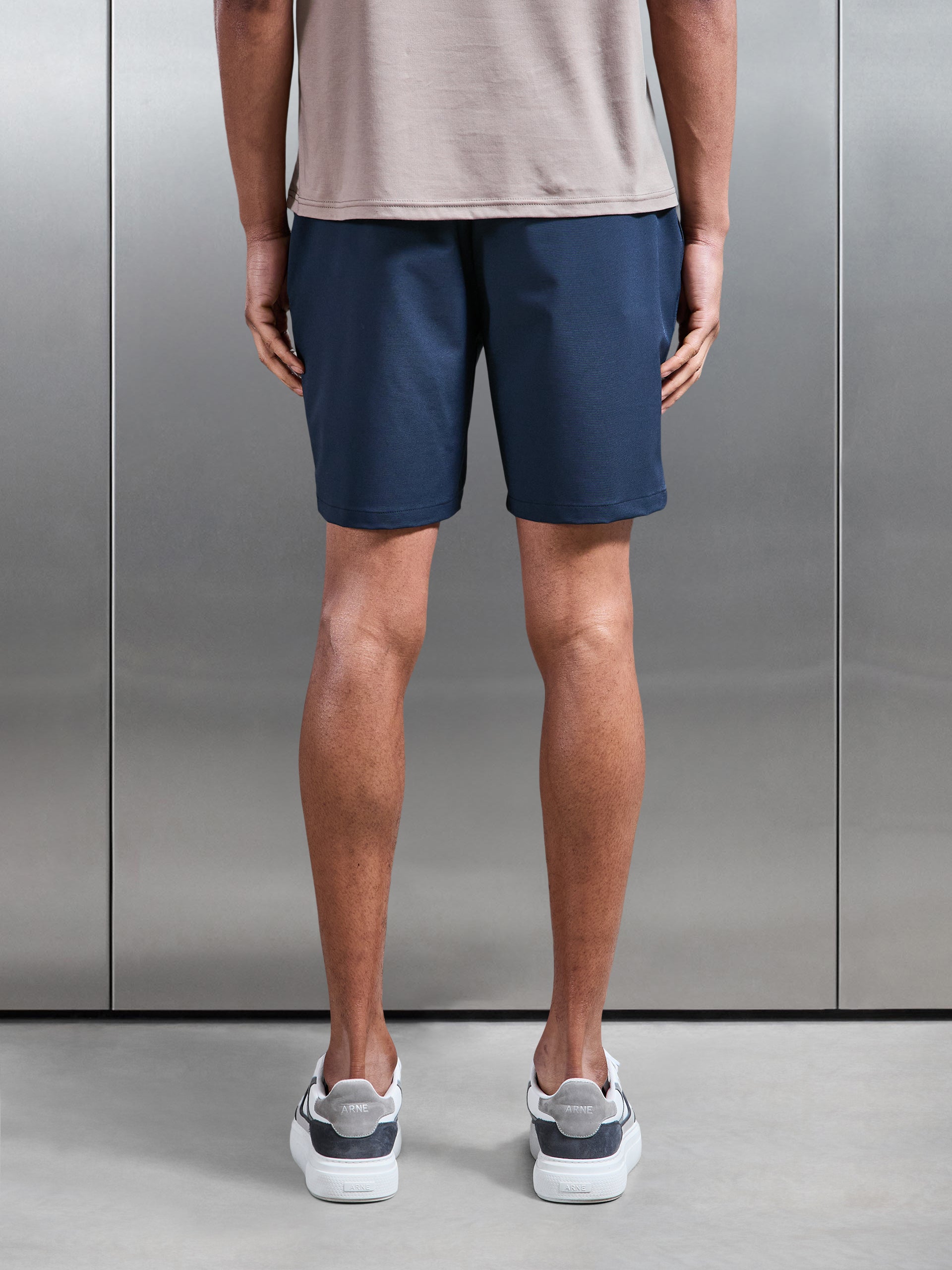 Mens Crease Resistant Stretch Chino Short in Navy