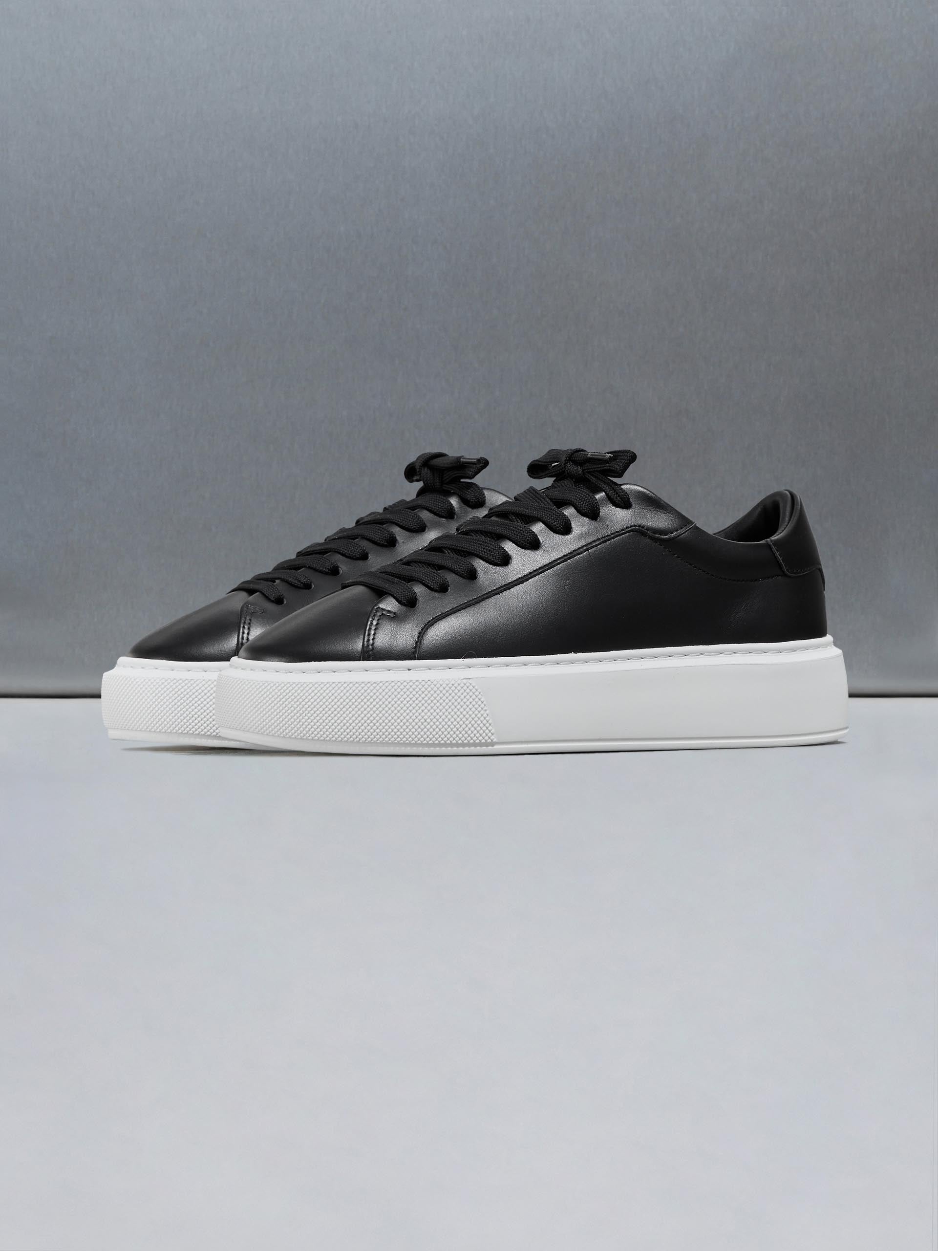 Mens Essential Leather Trainer in Black