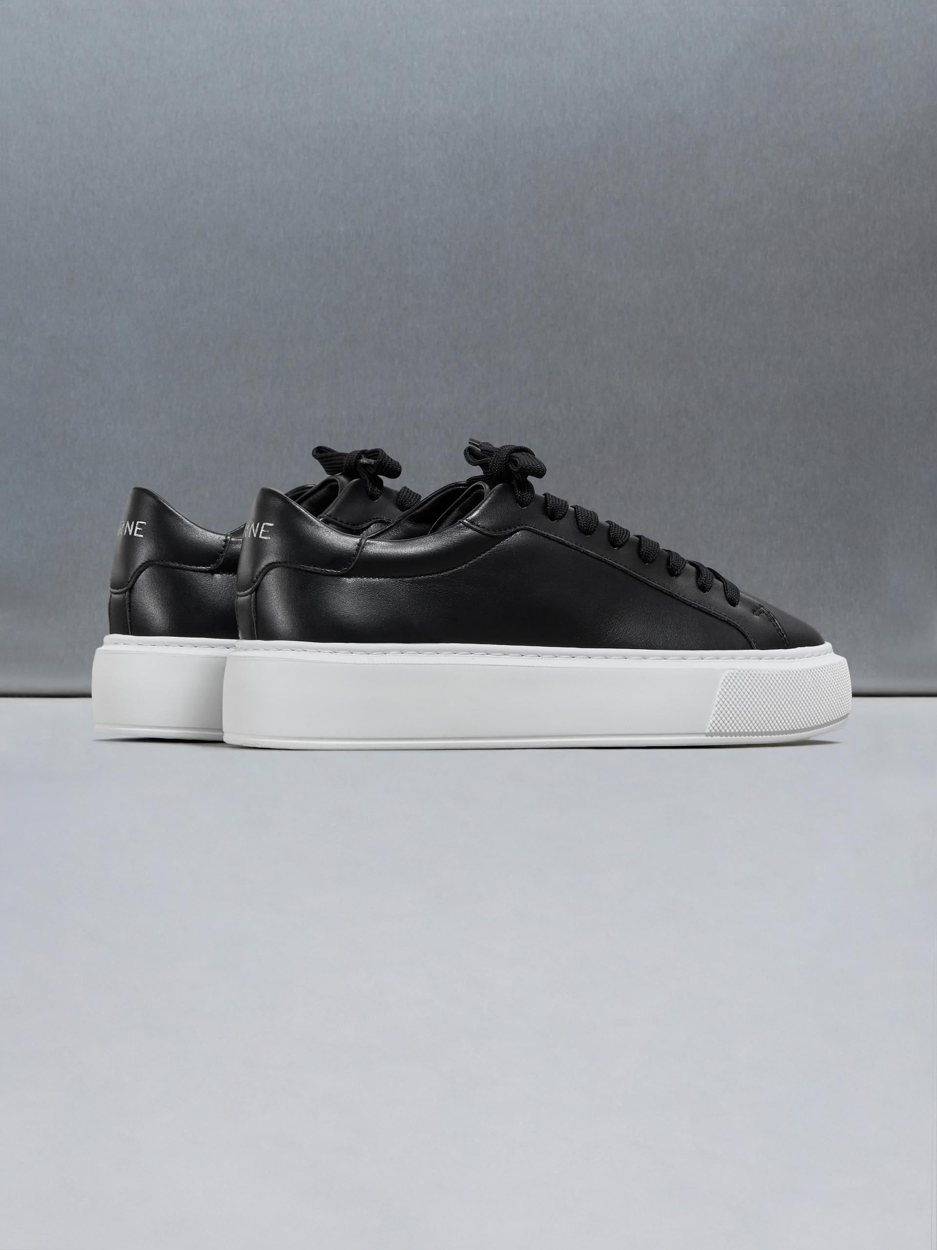 Mens Essential Leather Trainer in Black