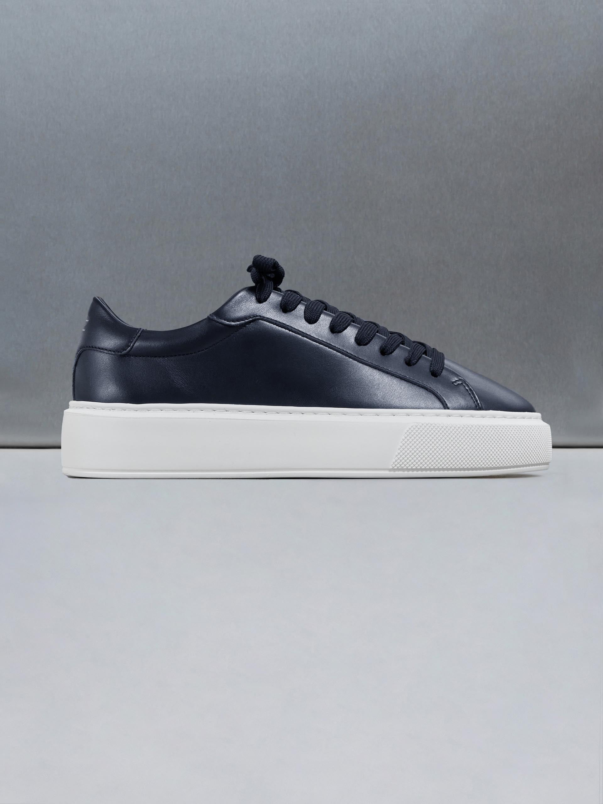Mens Essential Leather Trainer in Navy