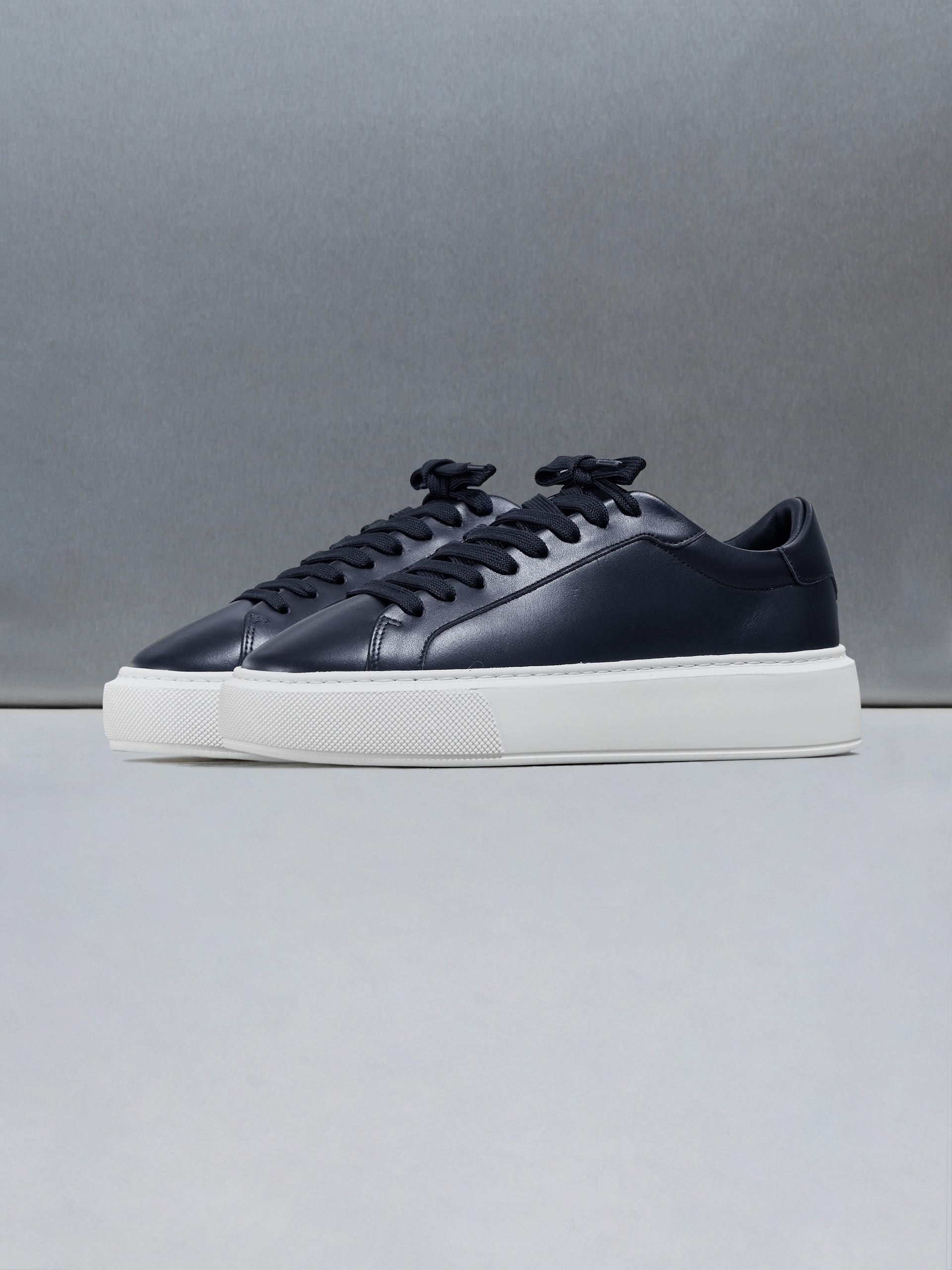Mens Essential Leather Trainer in Navy