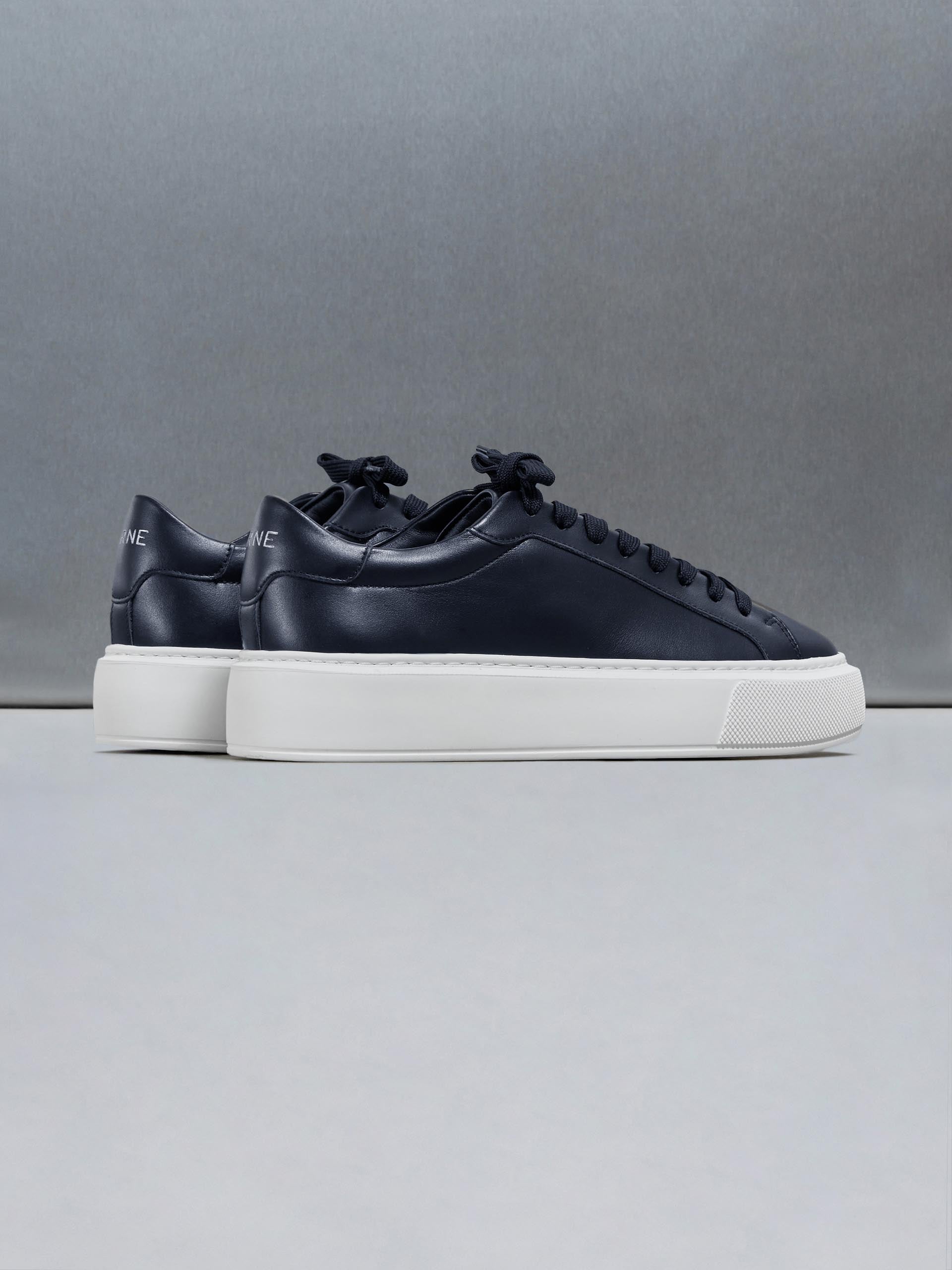 Mens Essential Leather Trainer in Navy