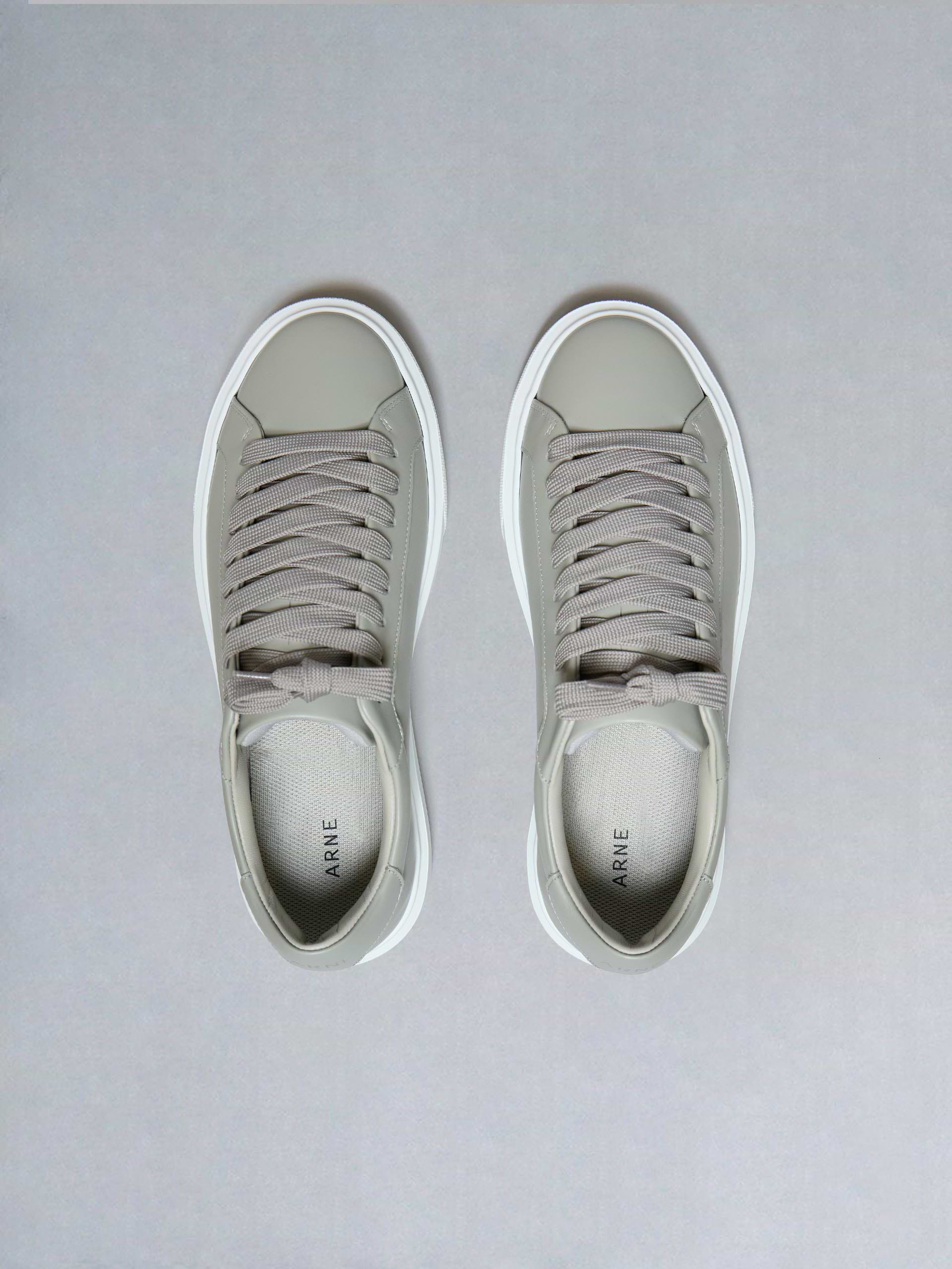 Essential Leather Trainer in Olive