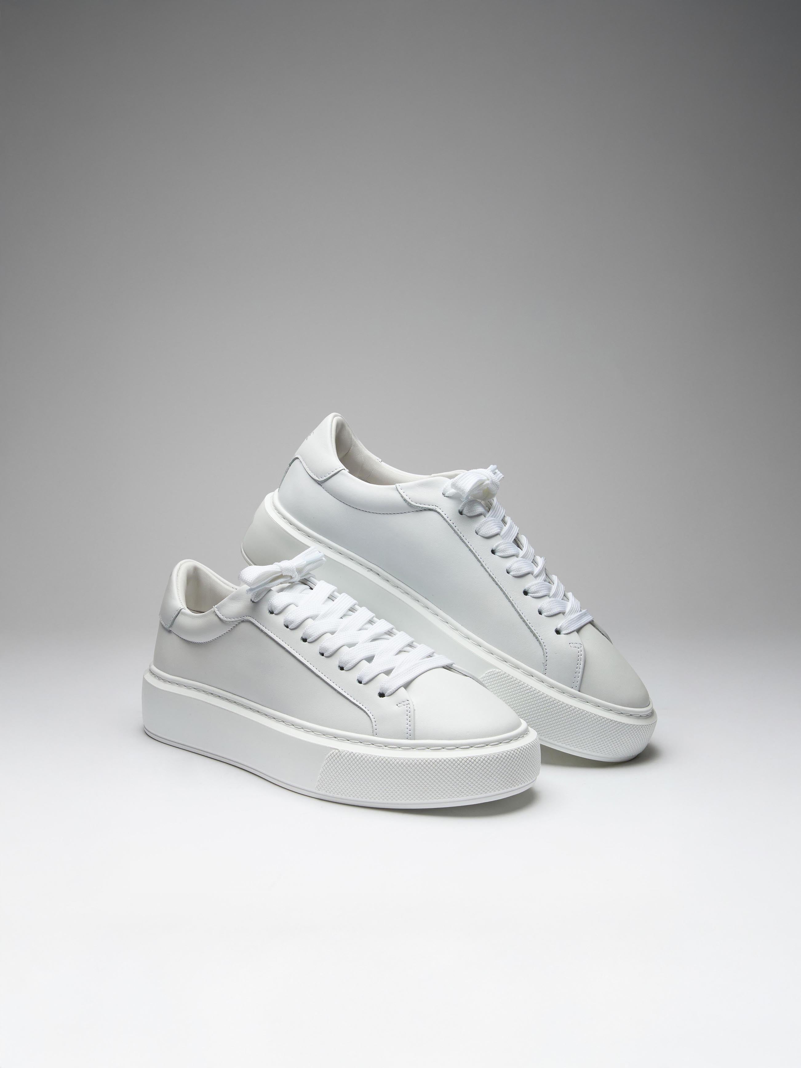 Mens Essential Leather Trainer in White