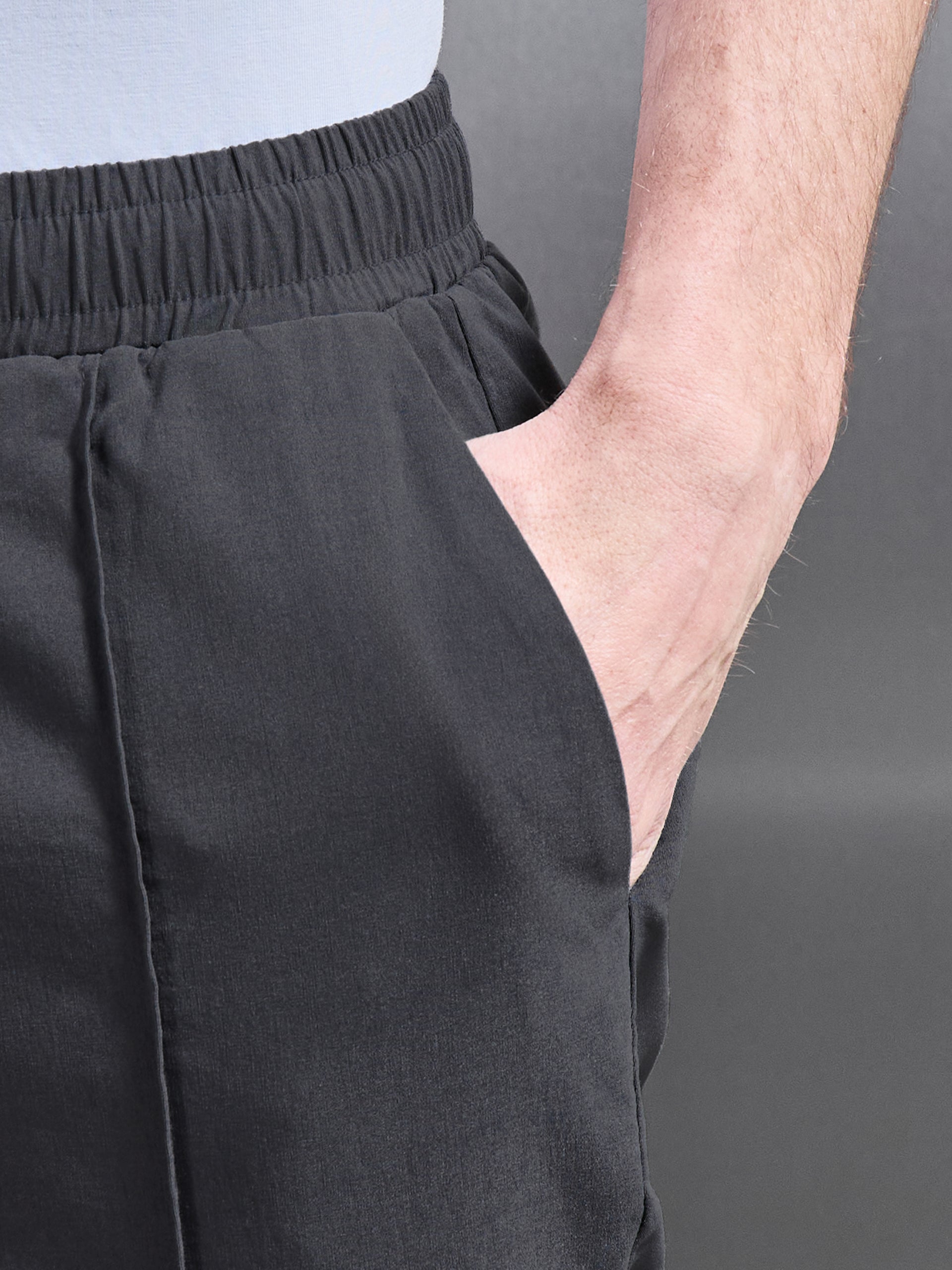Mens Essential Nylon Trouser in Grey