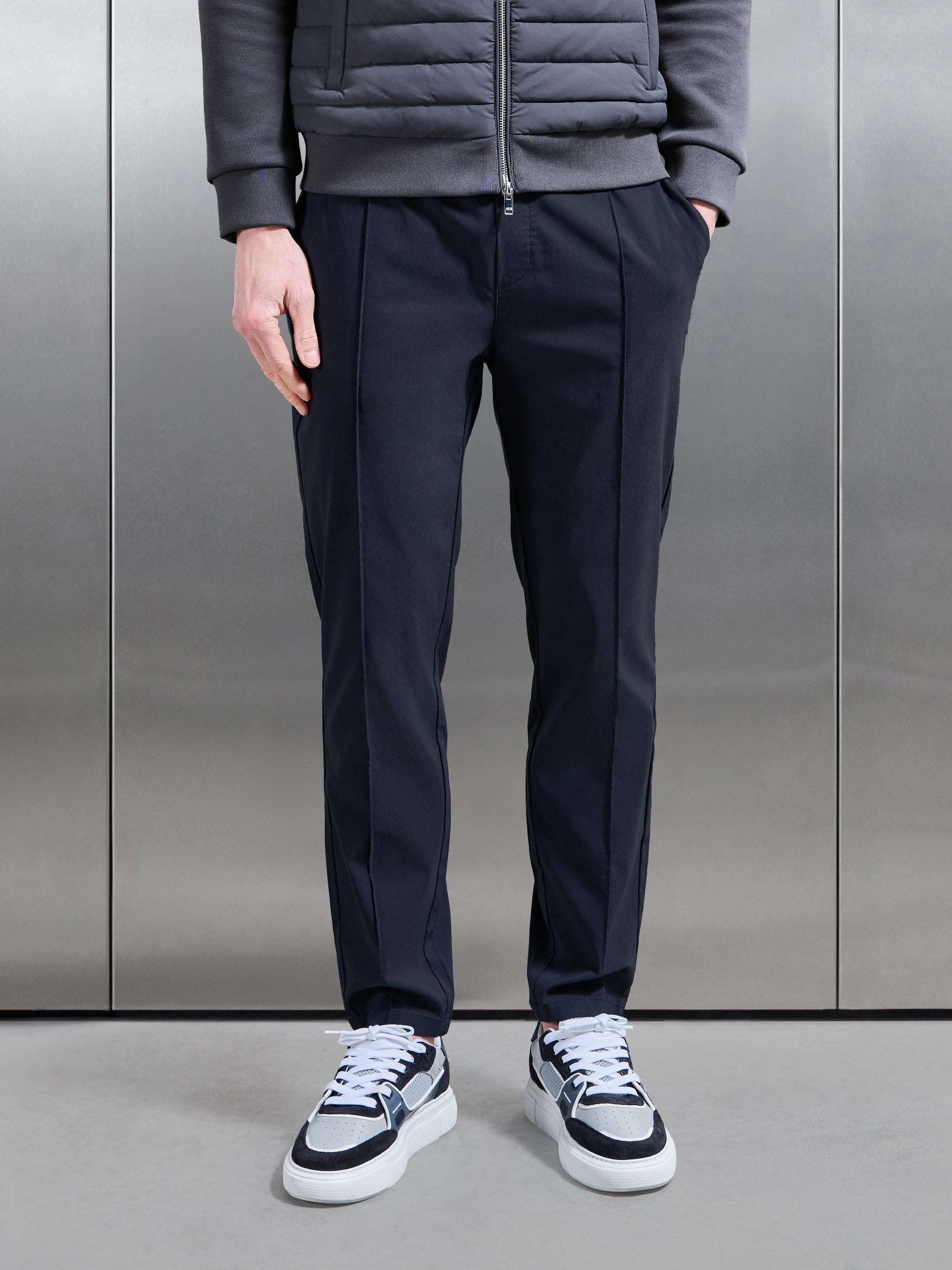 Mens Essential Nylon Trouser in Navy