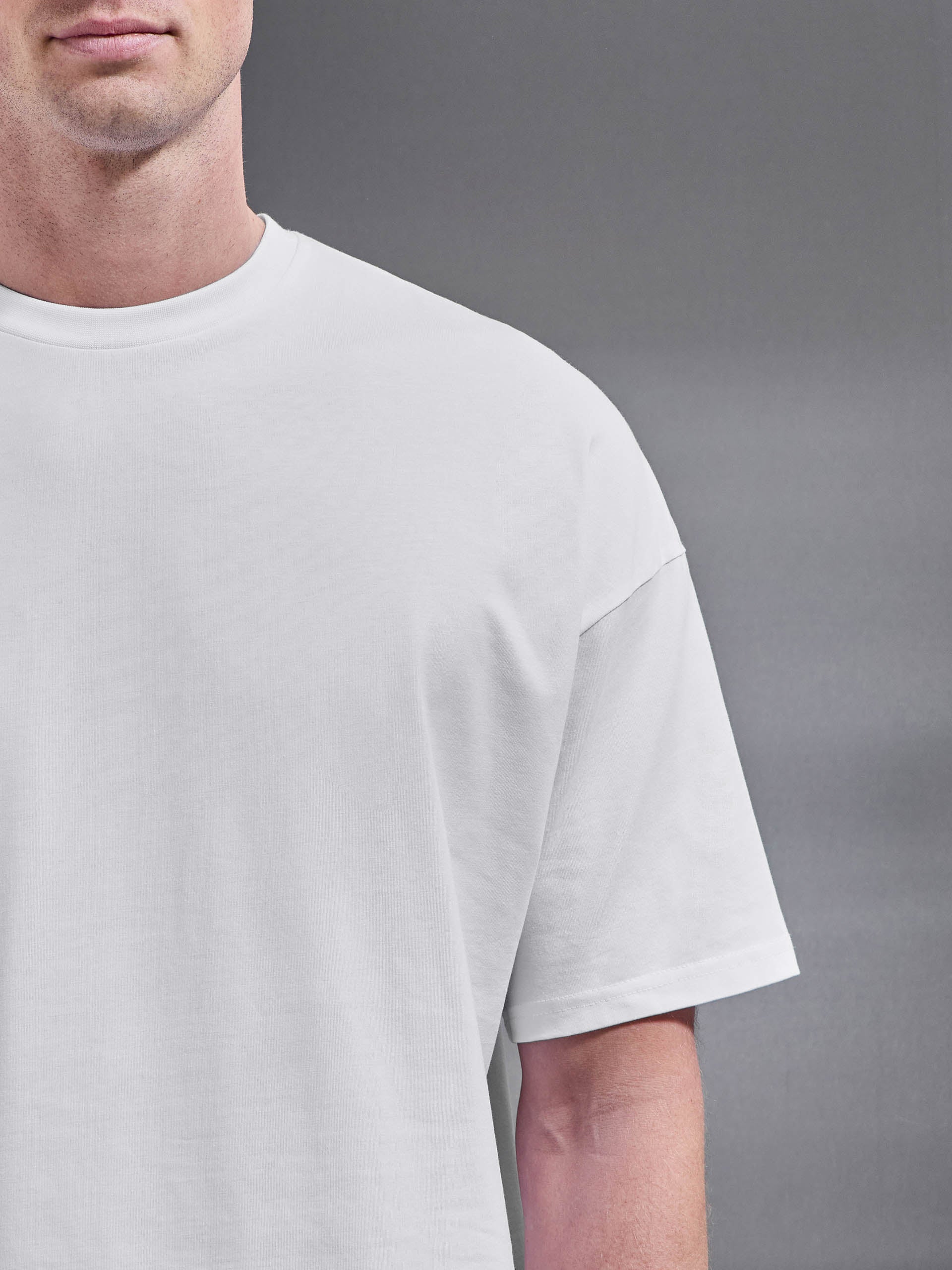 Mens Essential Relaxed Fit Cotton T-Shirt in White