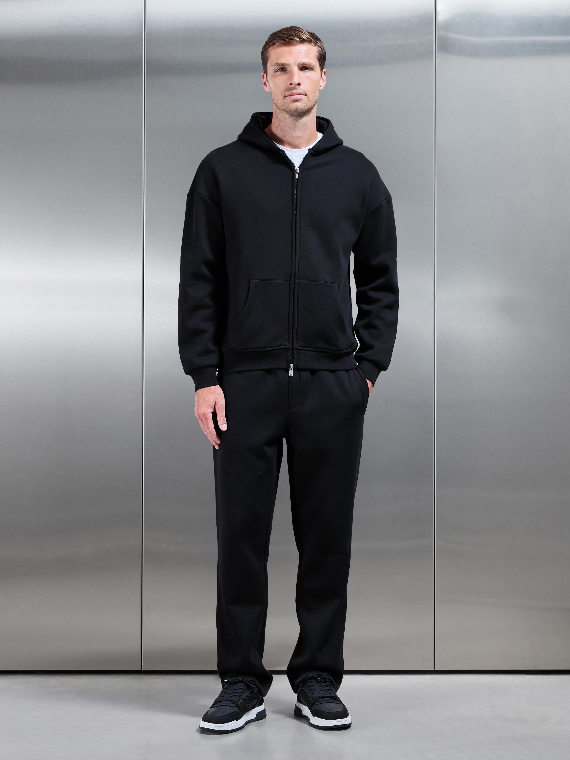 Mens Essential Relaxed Fit Zip Through Hoodie in Black