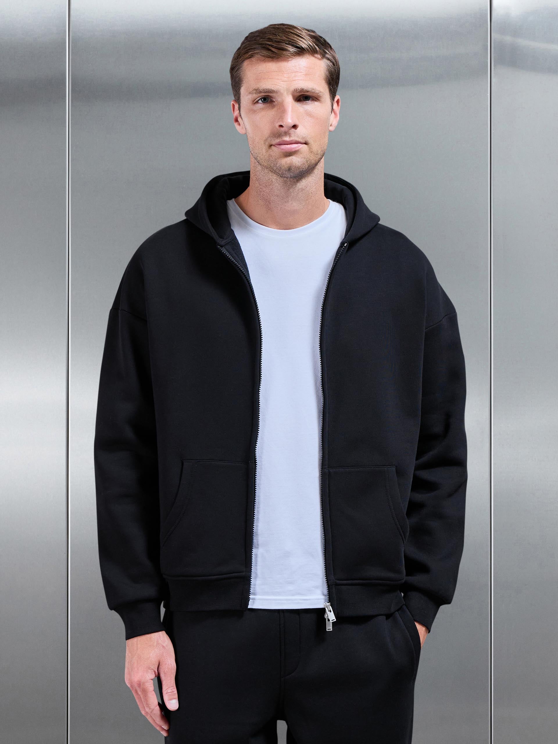 Mens Essential Relaxed Fit Zip Through Hoodie in Black