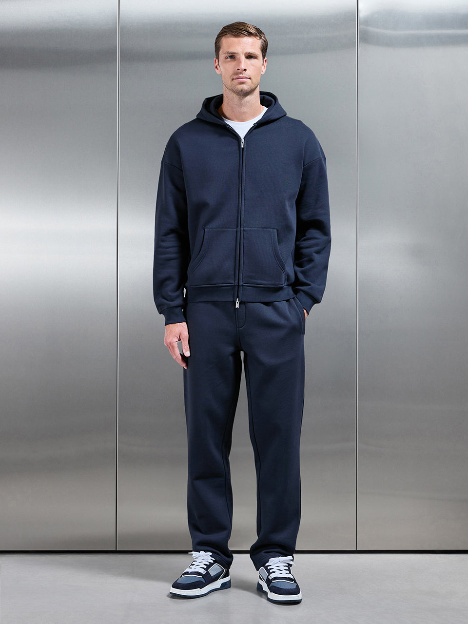 Mens Essential Relaxed Fit Zip Through Hoodie in Navy