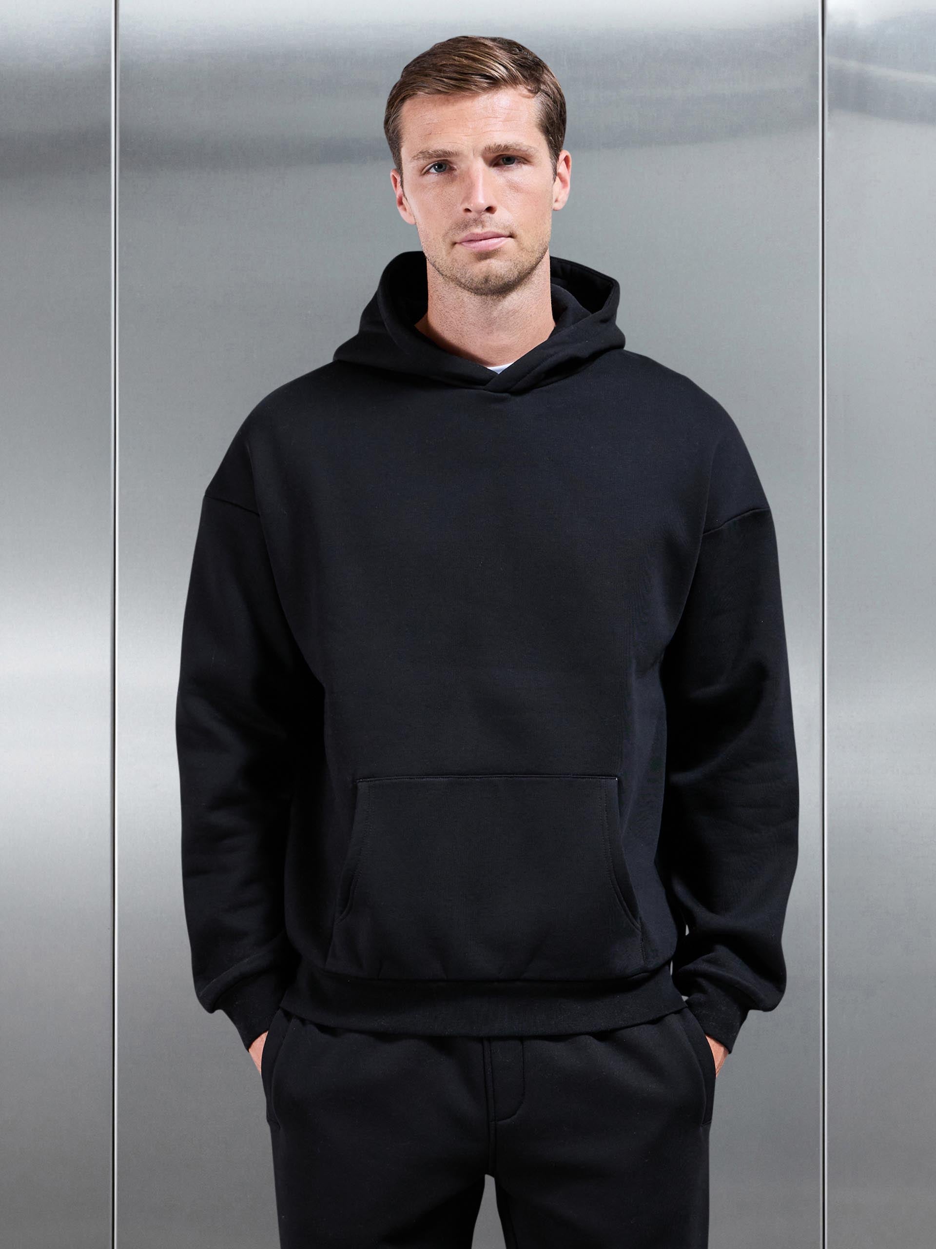 Mens Essential Relaxed Hoodie in Black