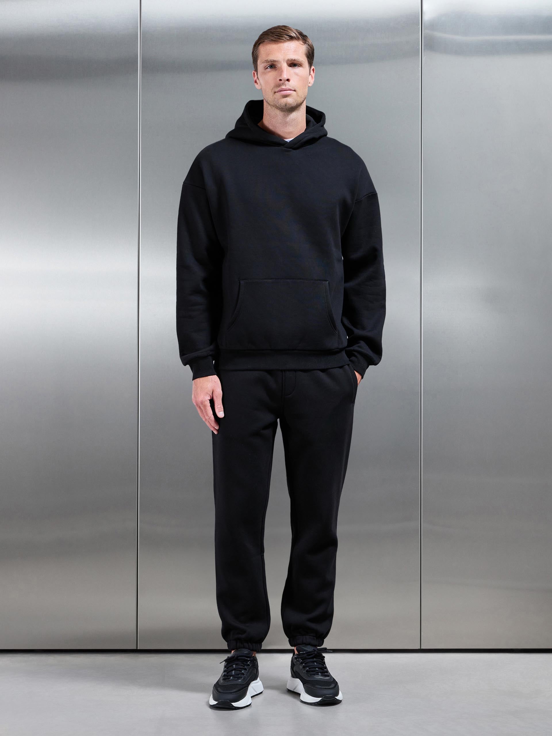 Mens Essential Relaxed Hoodie in Black