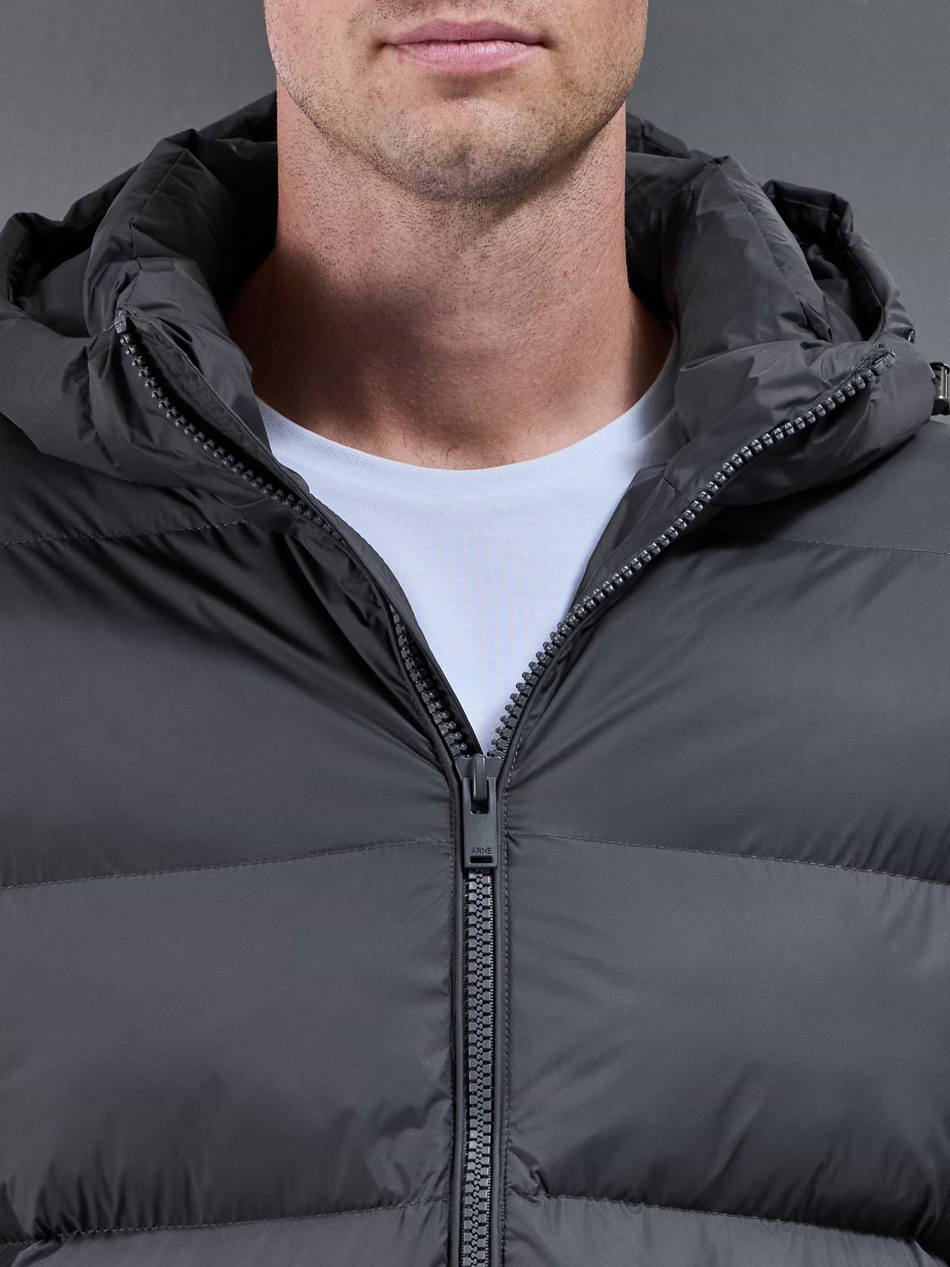 Essential Short Puffer Jacket in Grey