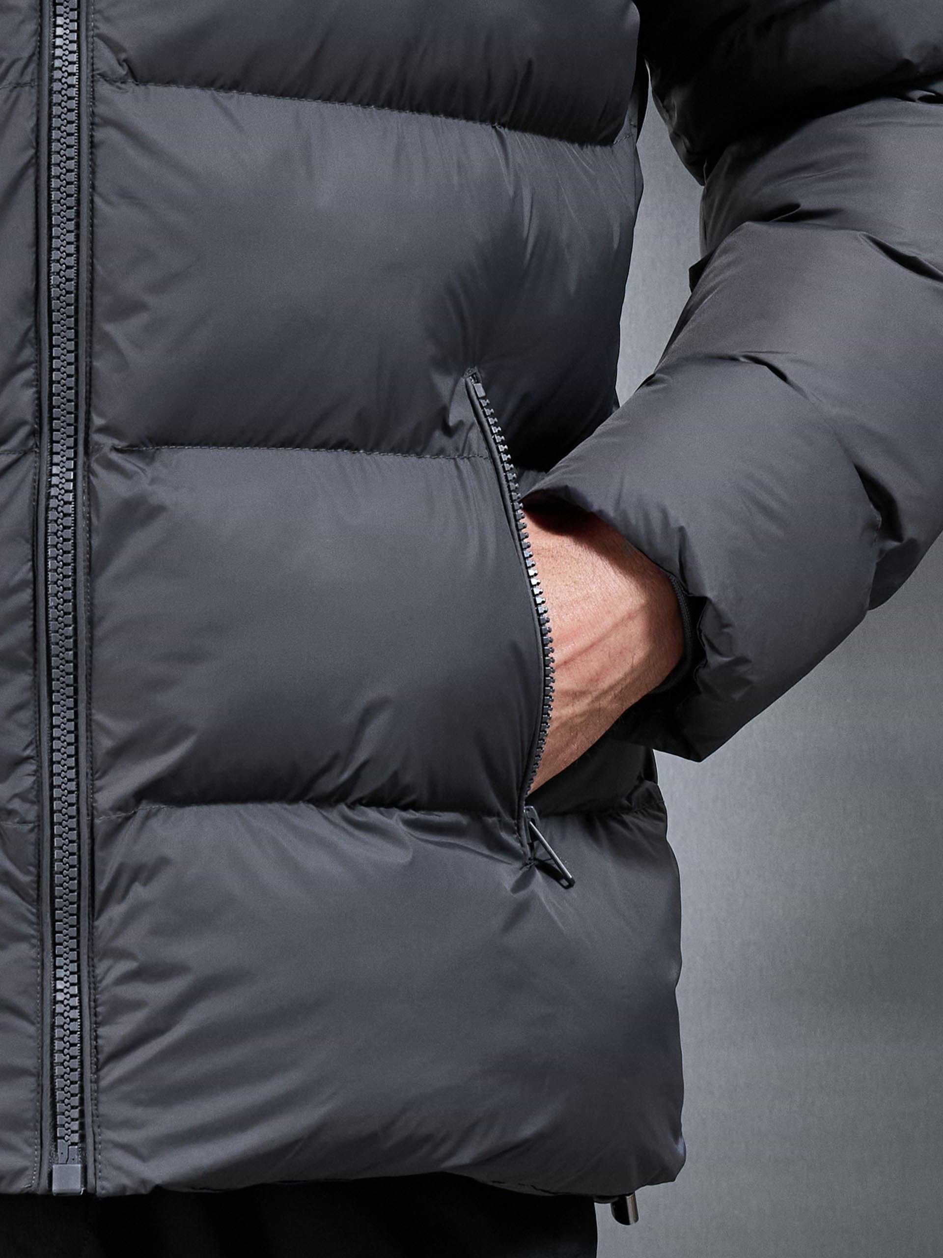 Essential Short Puffer Jacket in Grey