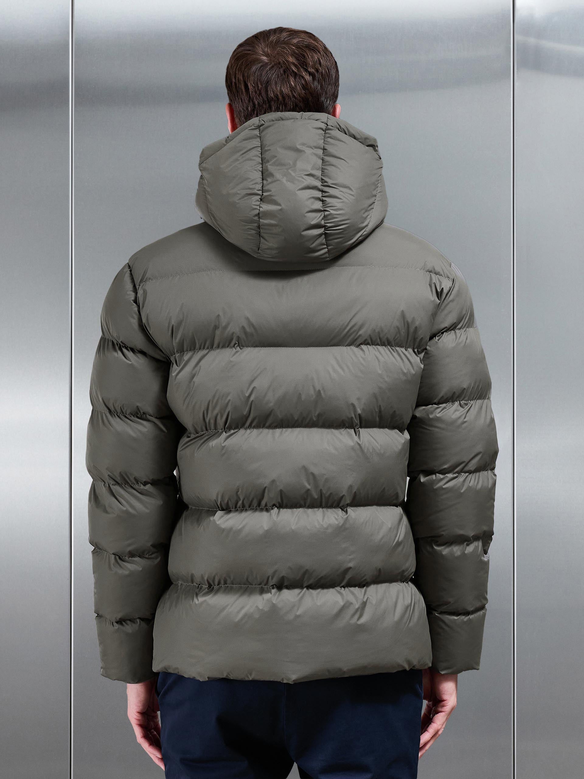 Mens Essential Short Puffer Jacket in Olive