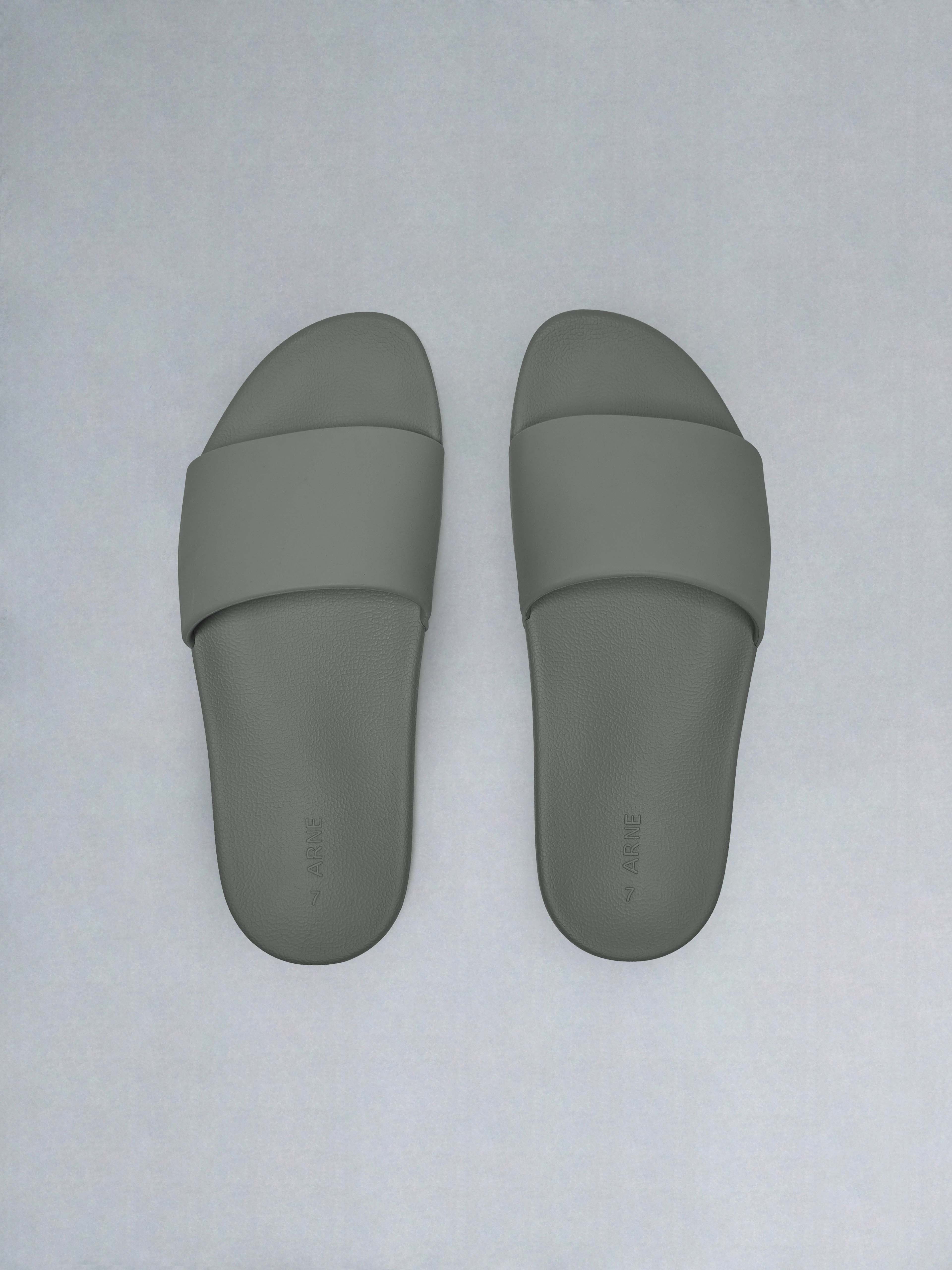 Mens Essential Slides in Olive