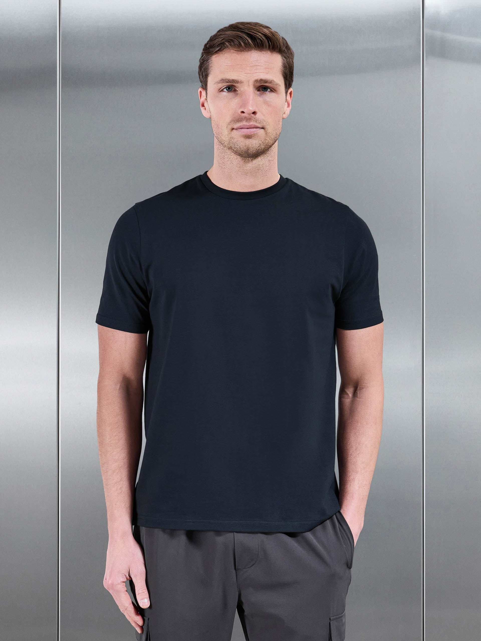 Mens Essential Slim Fit Cotton Stretch T-Shirt in Navy