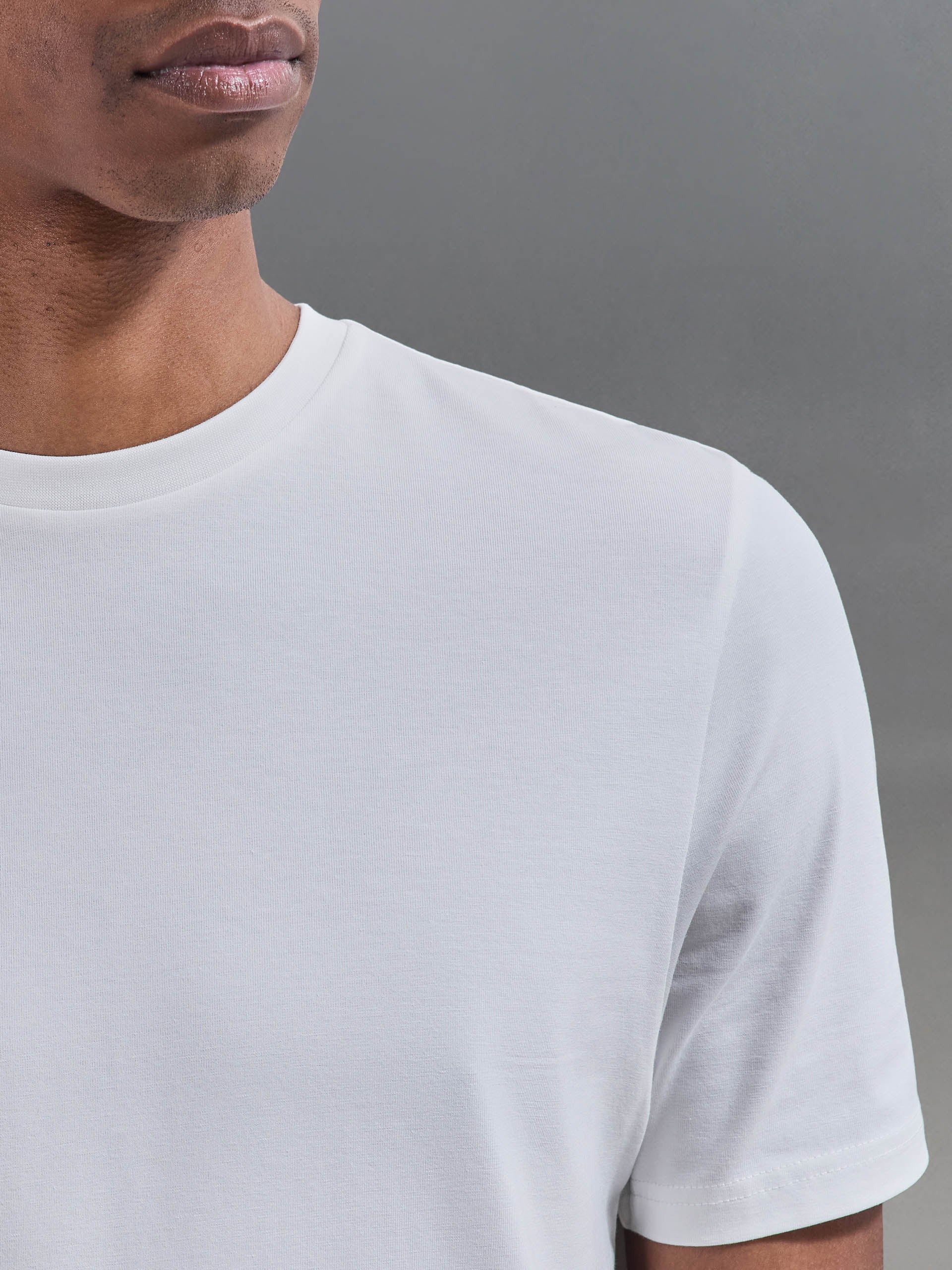Mens Essential Slim Fit Cotton Stretch T-Shirt in Off White