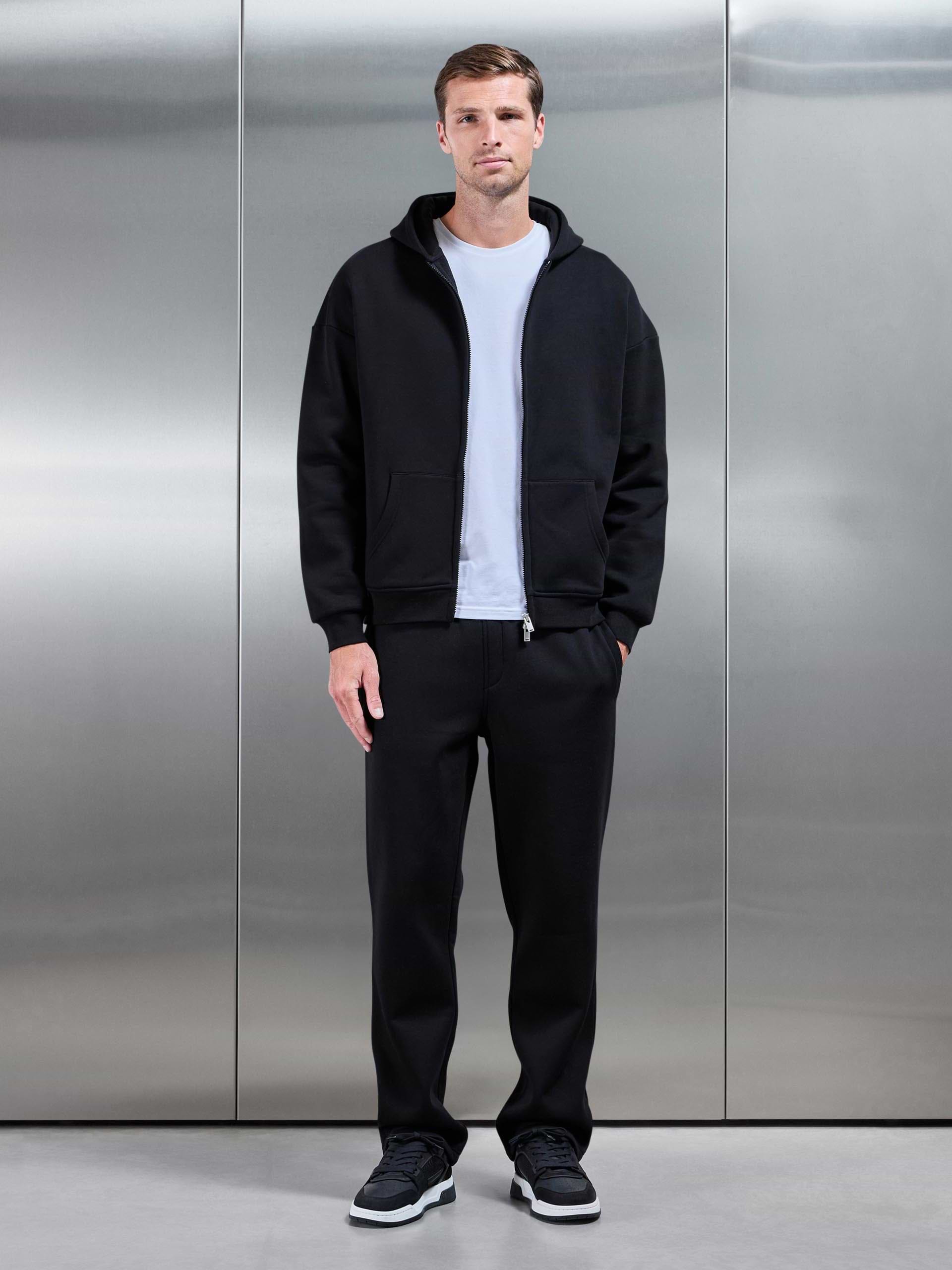 Mens Essential Straight Leg Jogger in Black