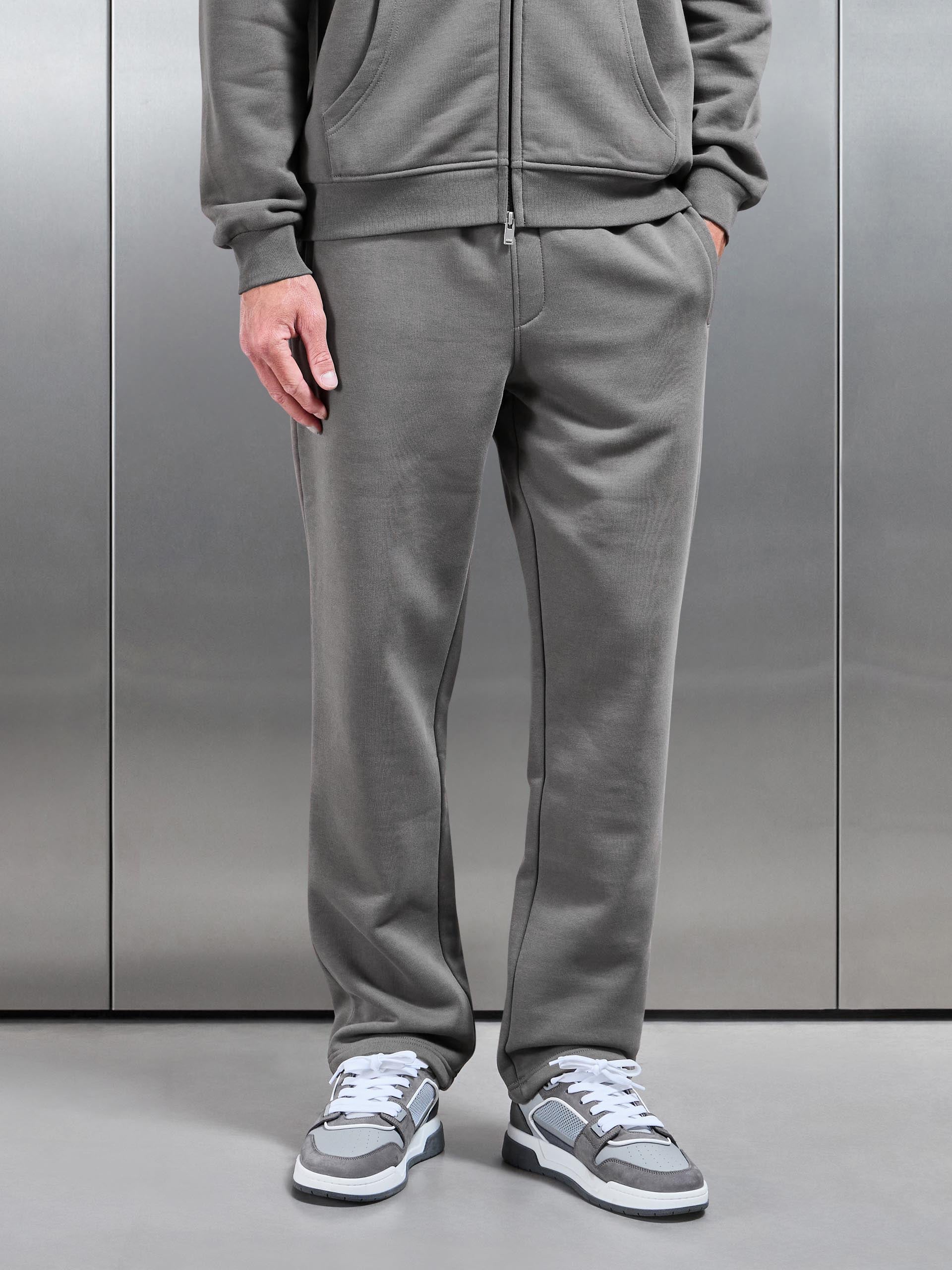 Mens Essential Straight Leg Jogger in Grey