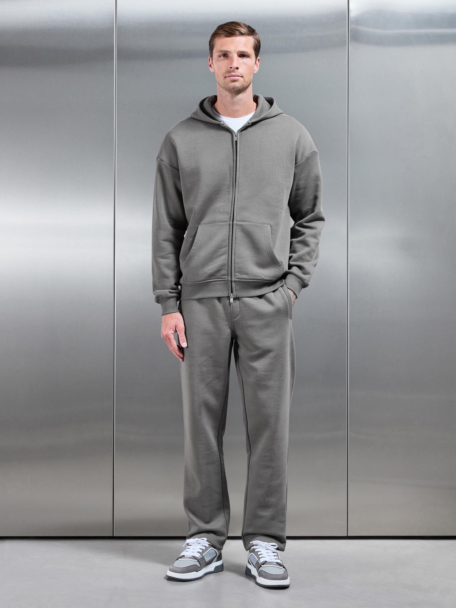 Mens Essential Straight Leg Jogger in Grey