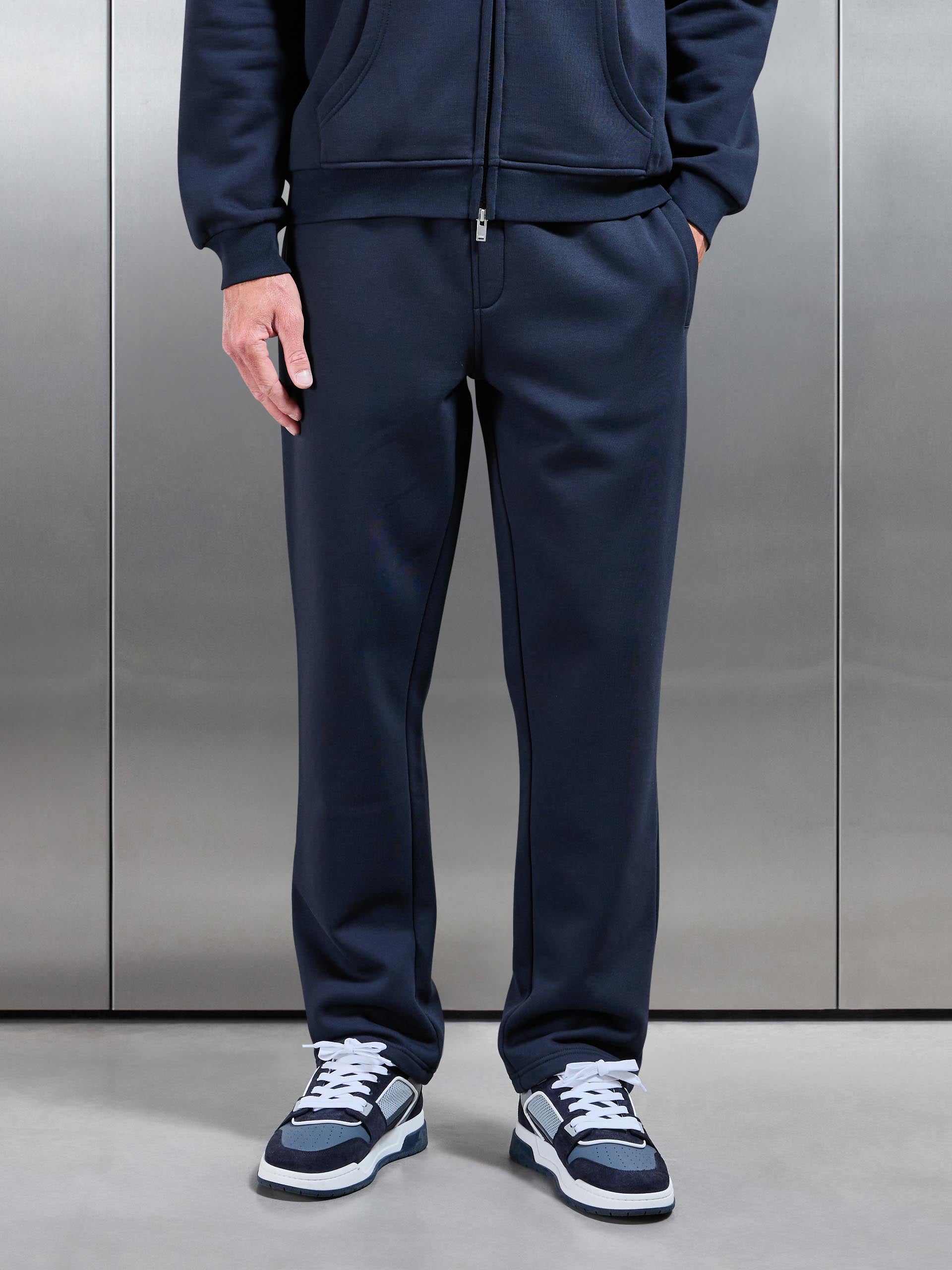 Mens Essential Straight Leg Jogger in Navy
