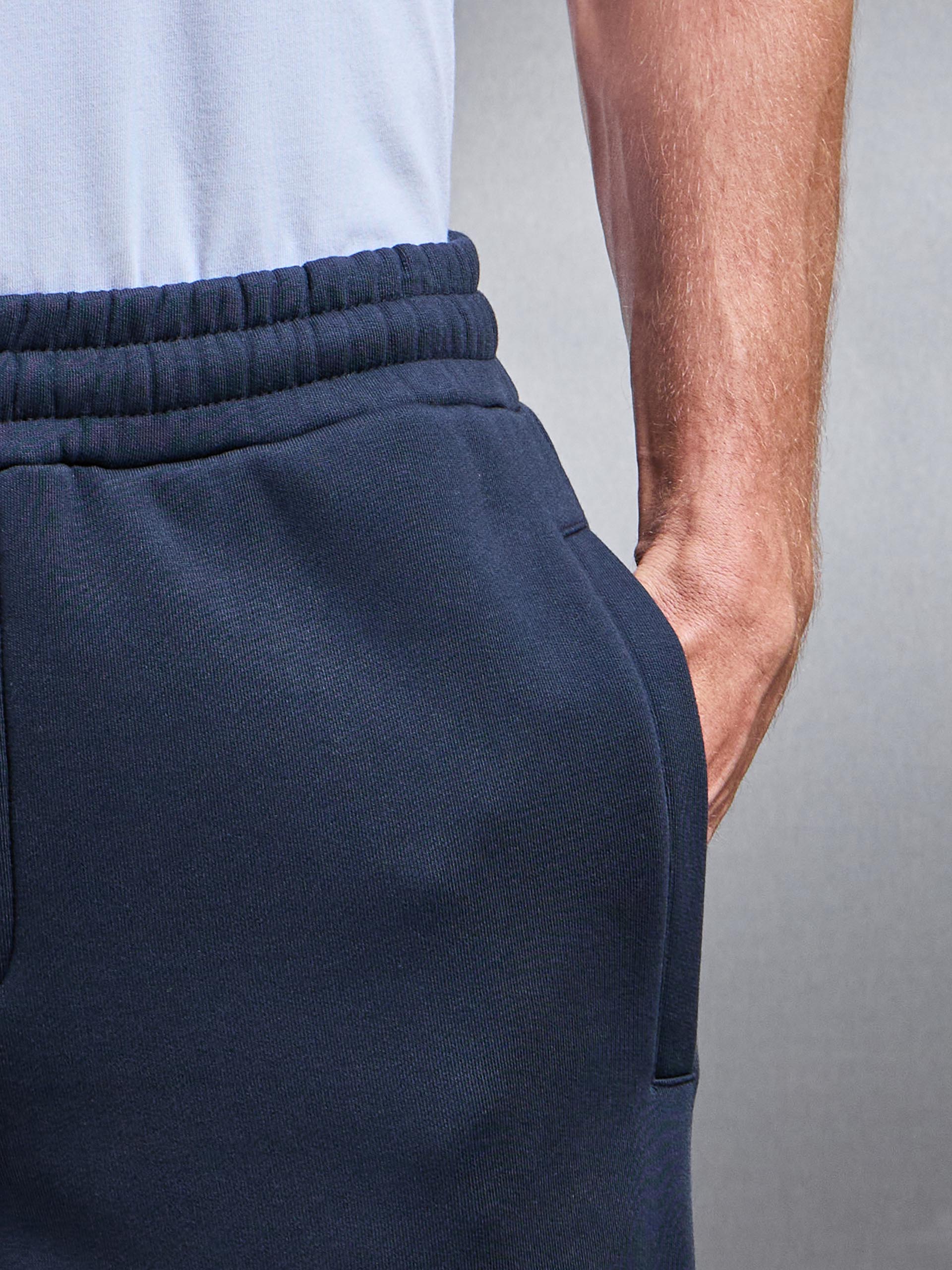Mens Essential Straight Leg Jogger in Navy
