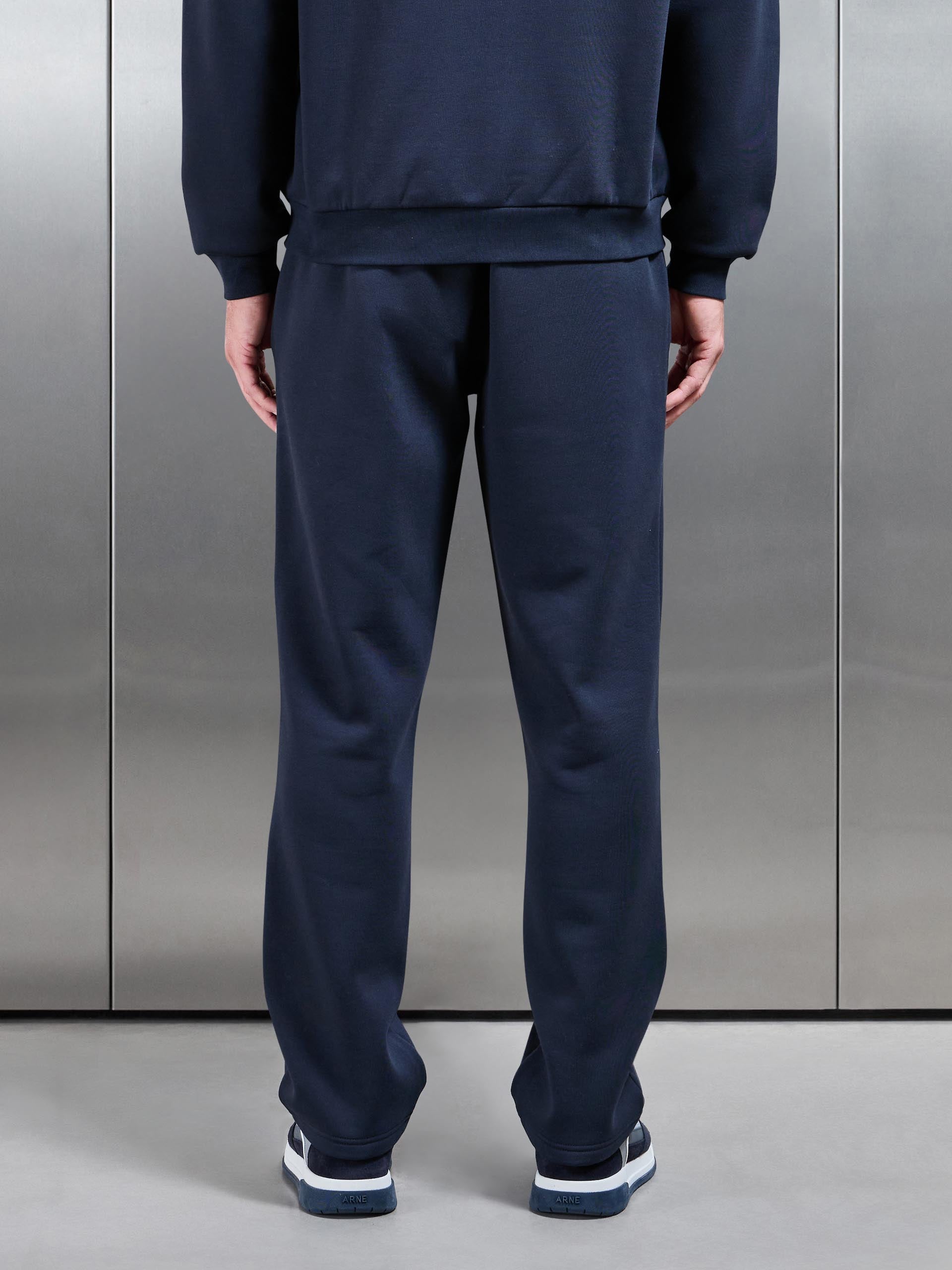 Mens Essential Straight Leg Jogger in Navy