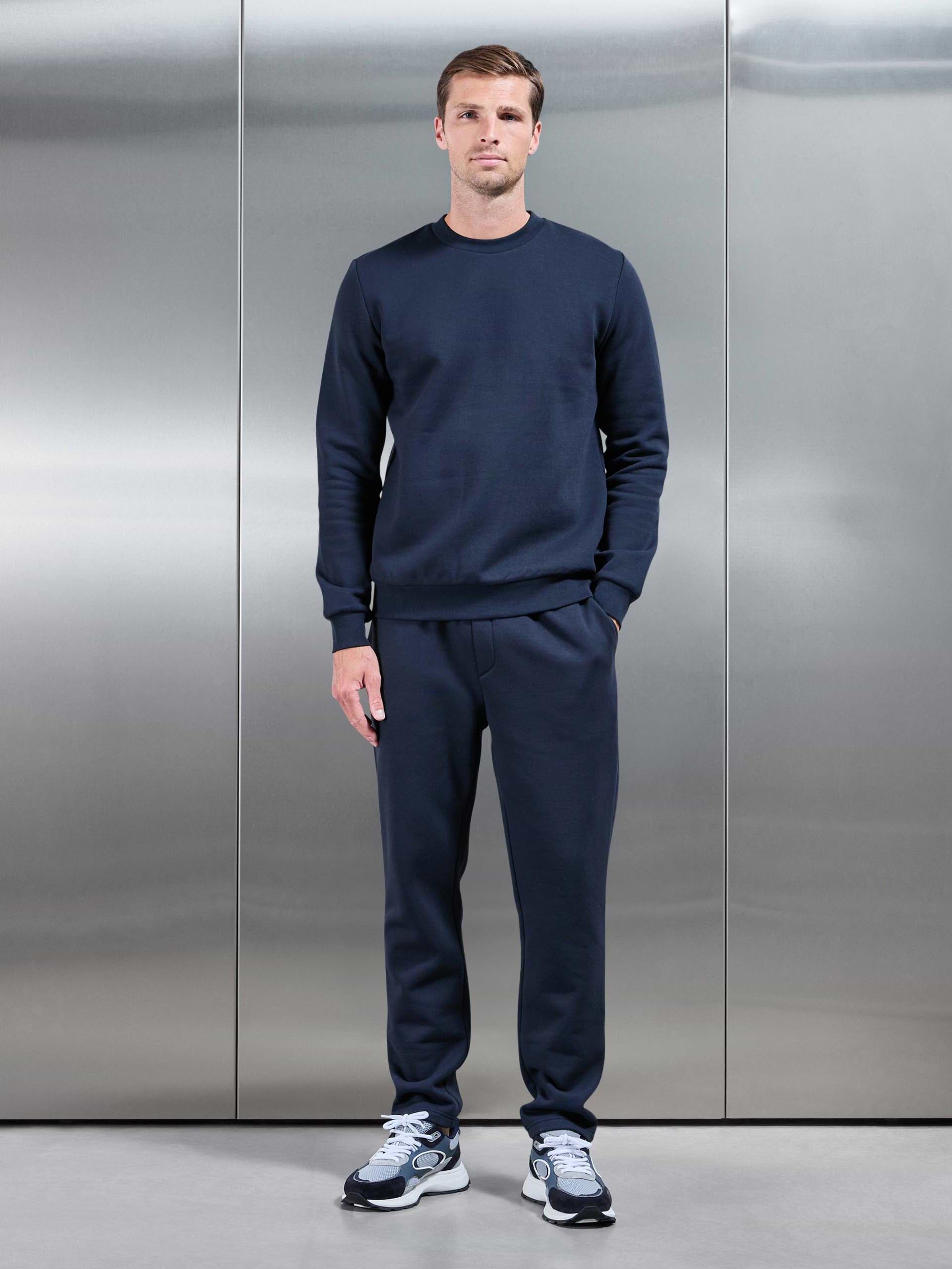 Essential Sweatshirt in Navy