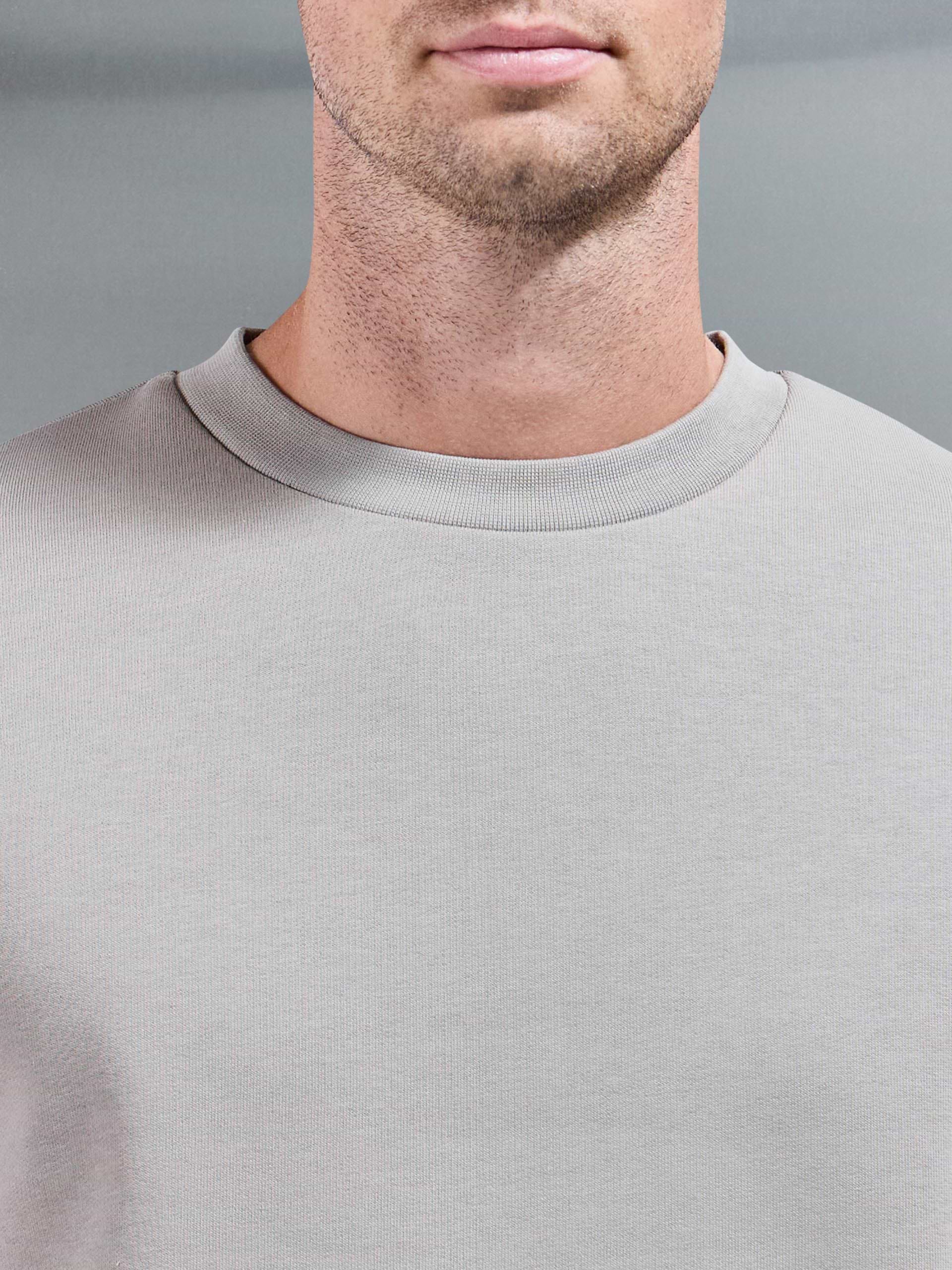 Essential Sweatshirt in Stone