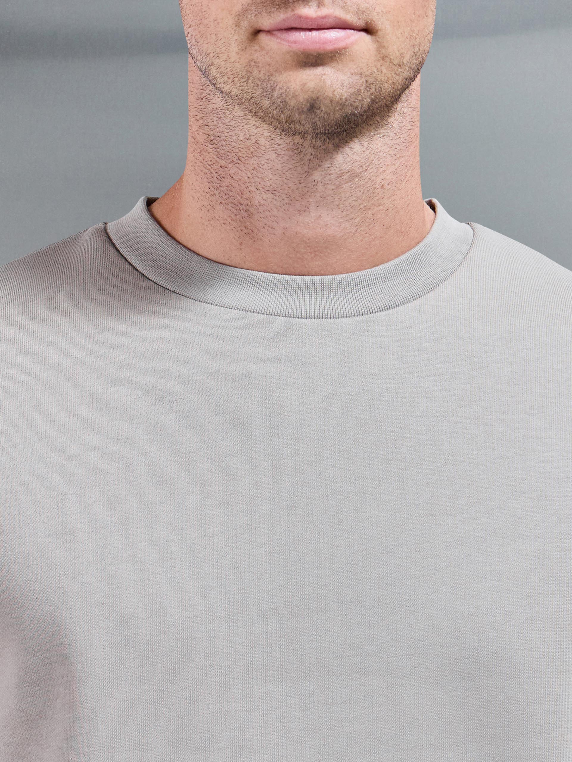 Mens Essential Sweatshirt in Stone