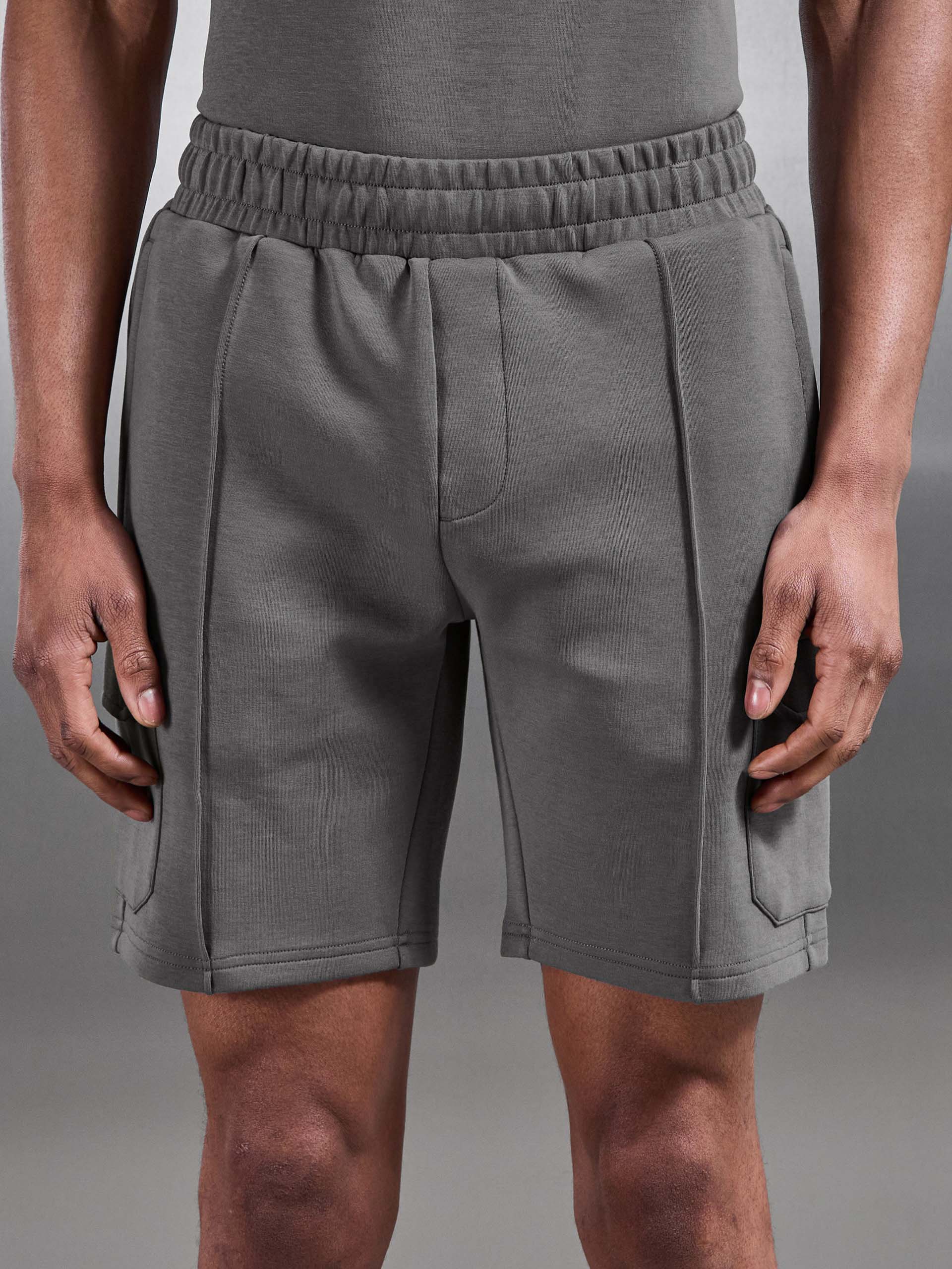 Mens Everyday Luxe Cargo Short in Grey