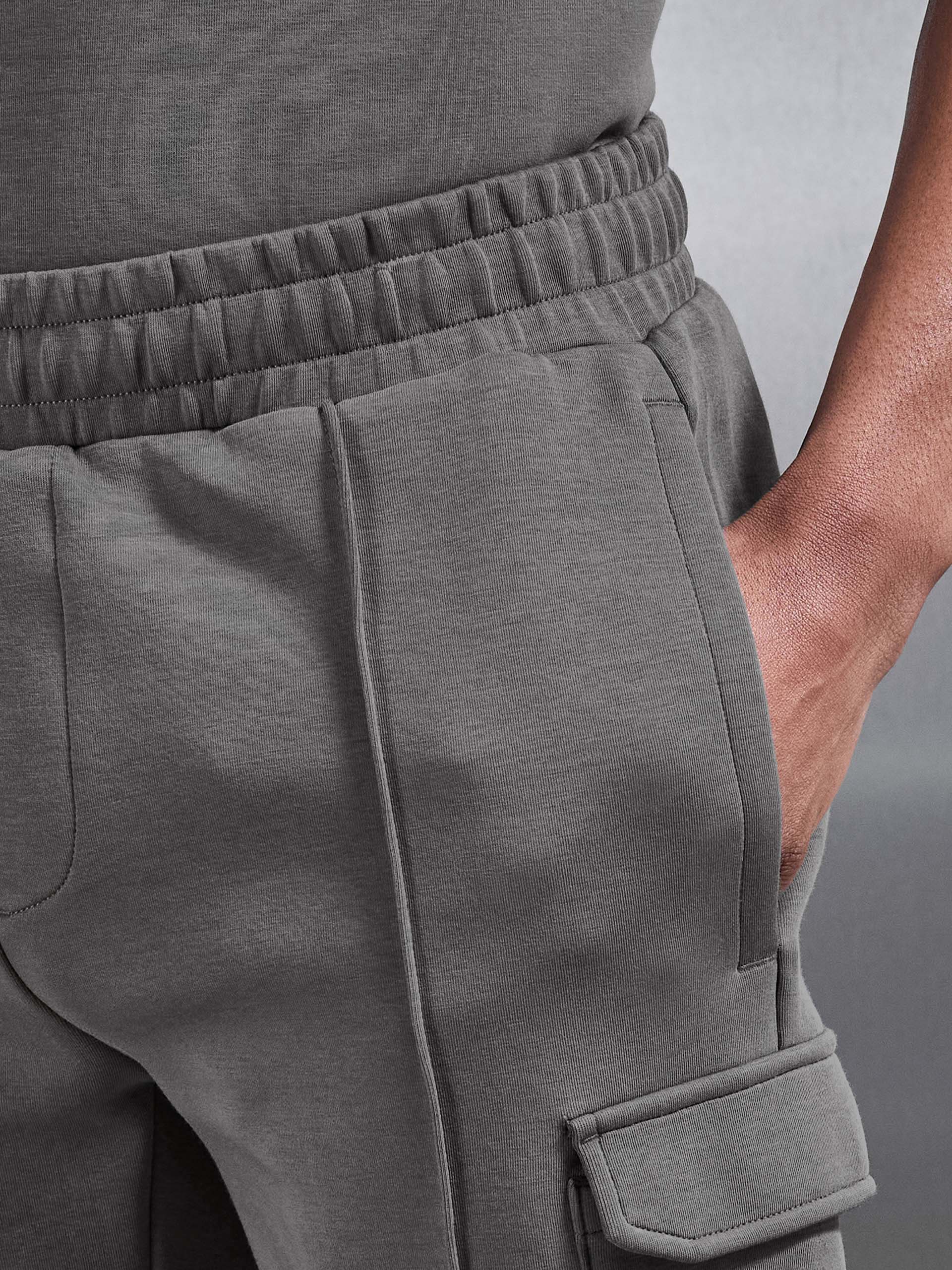 Mens Everyday Luxe Cargo Short in Grey