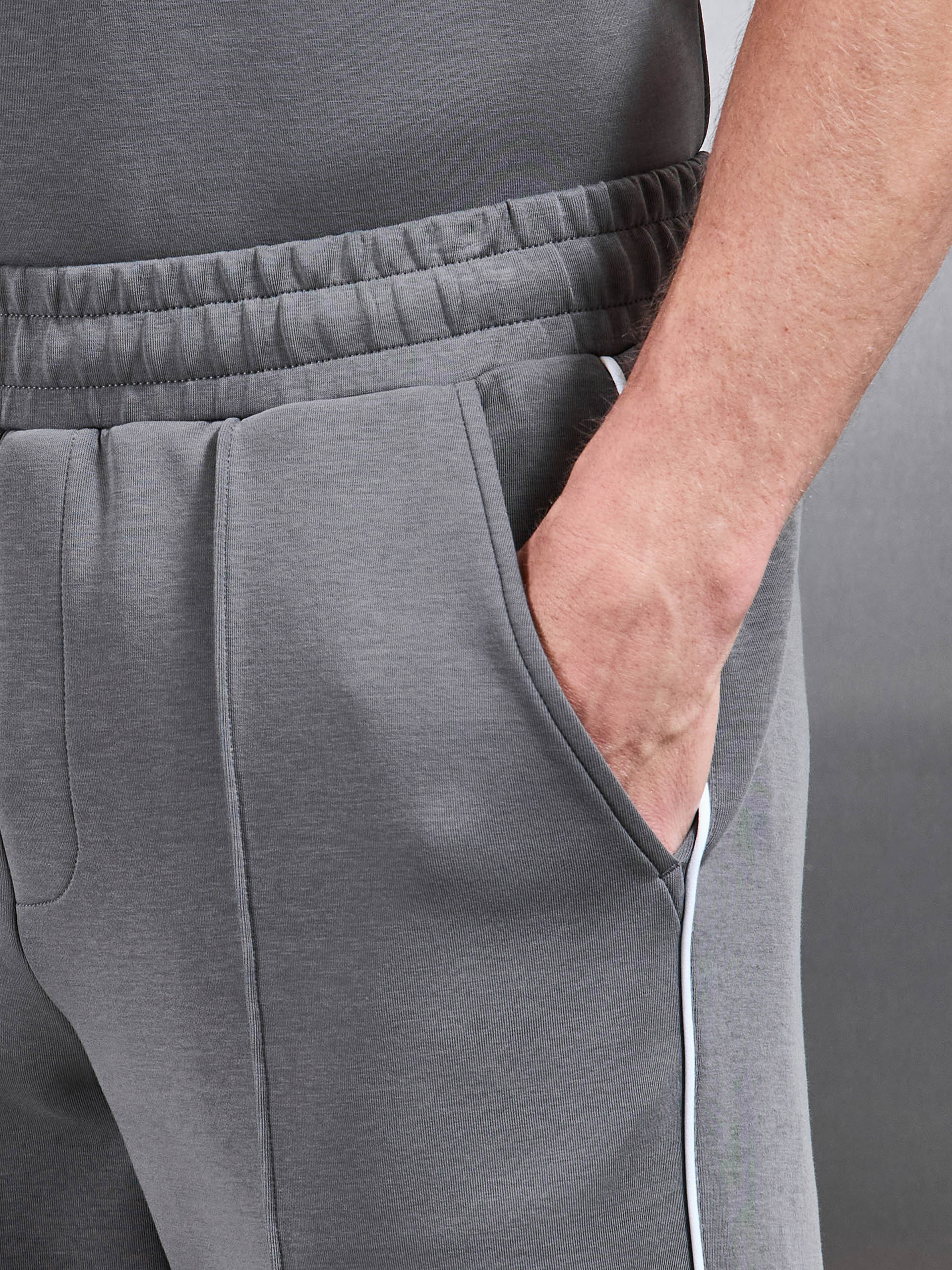 Mens Everyday Luxe Piping Short in Grey