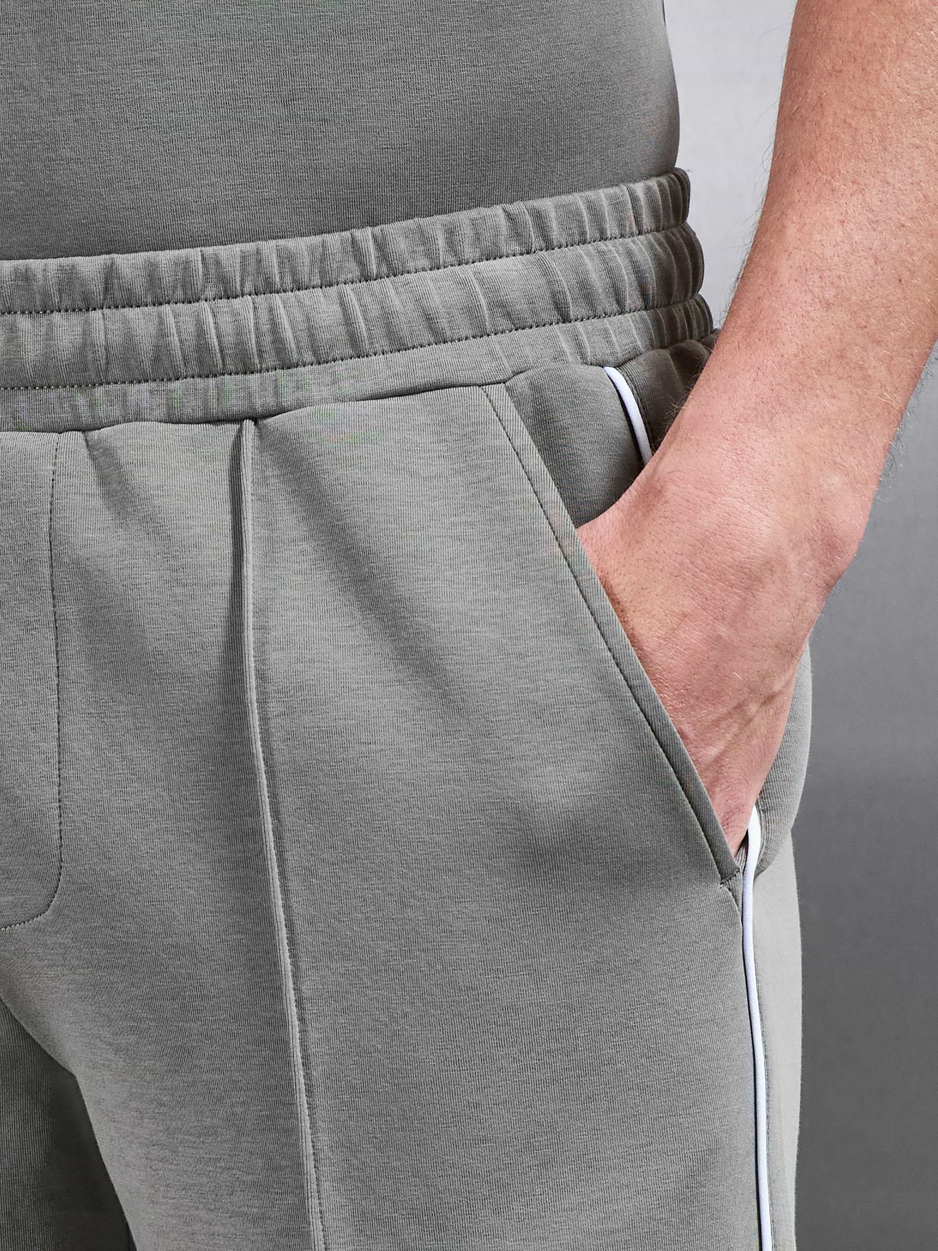 Everyday Luxe Piping Short in Olive
