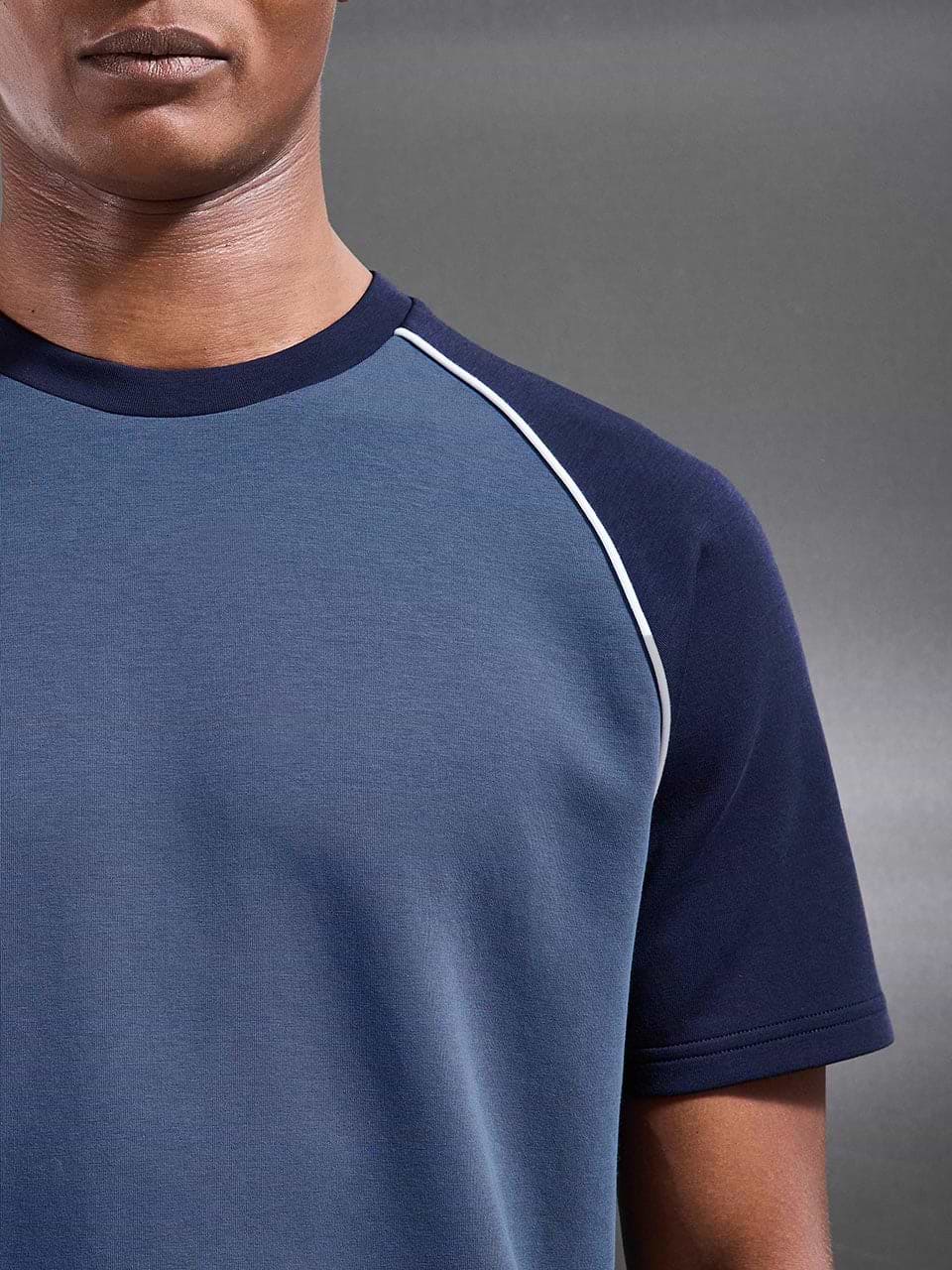 Everyday Luxe Raglan Piping Colour Block T-Shirt in Navy