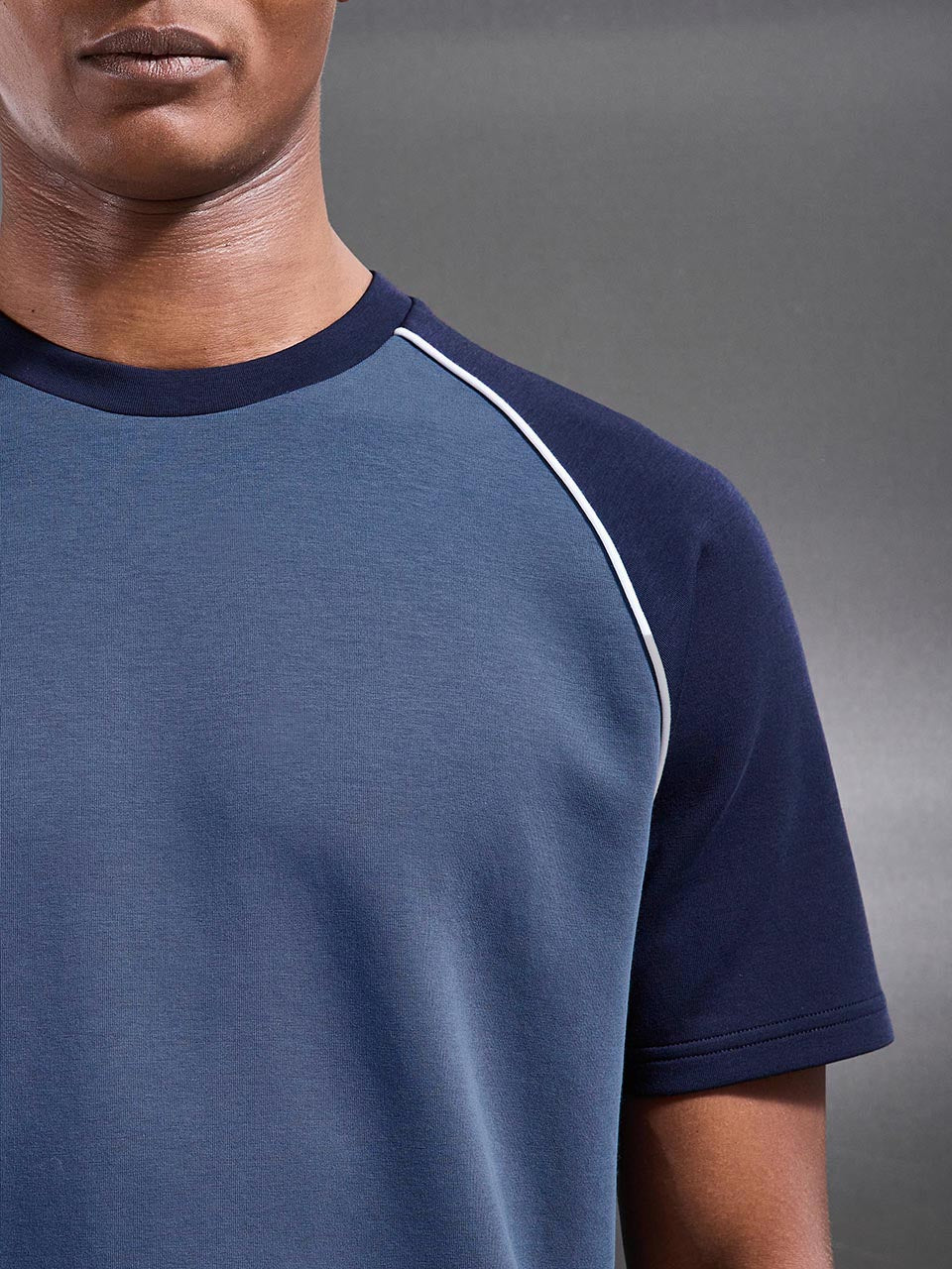 Mens Everyday Luxe Raglan Piping Colour Block T-Shirt in Navy