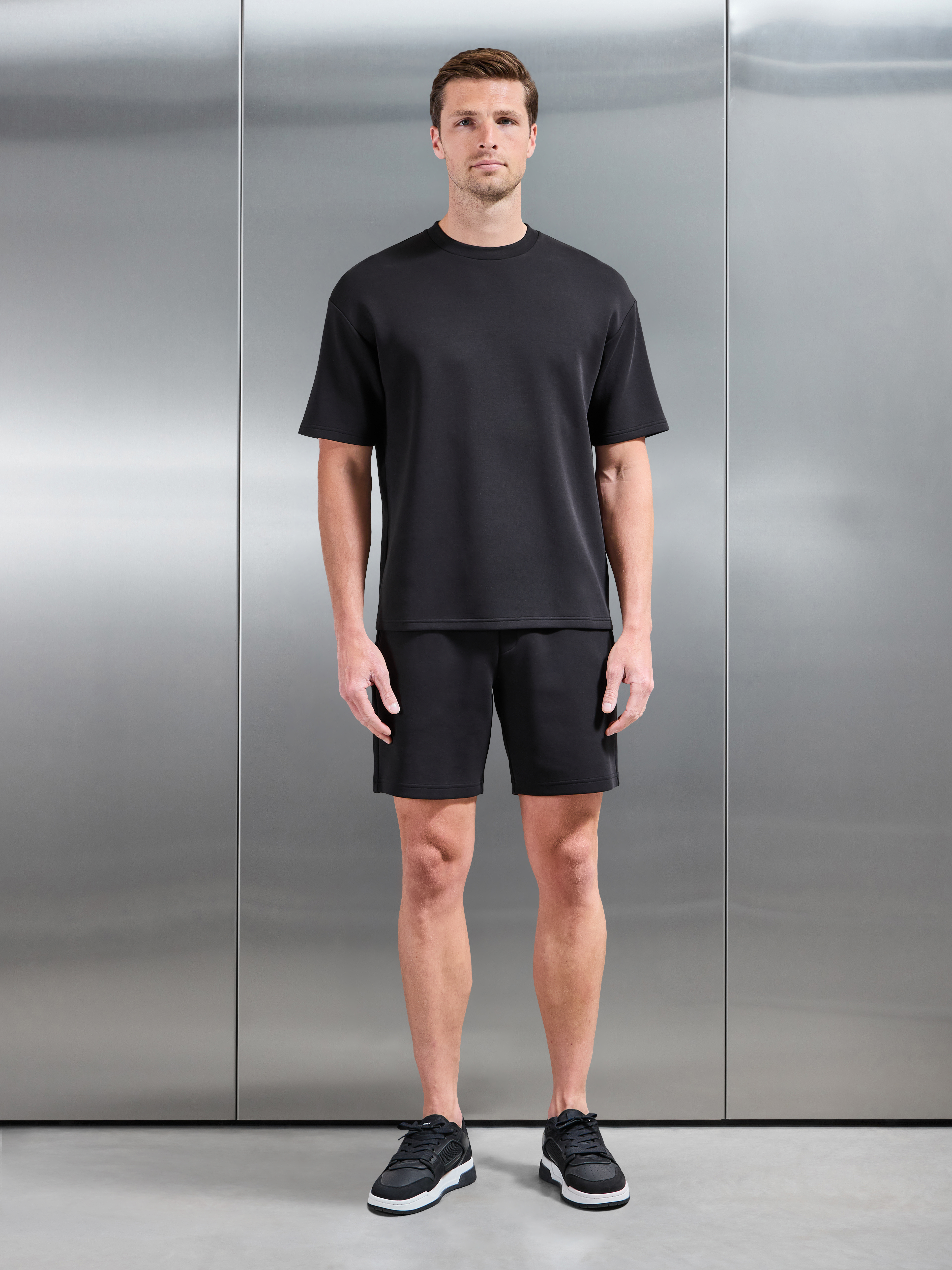 Mens Everyday Luxe Relaxed Short in Black