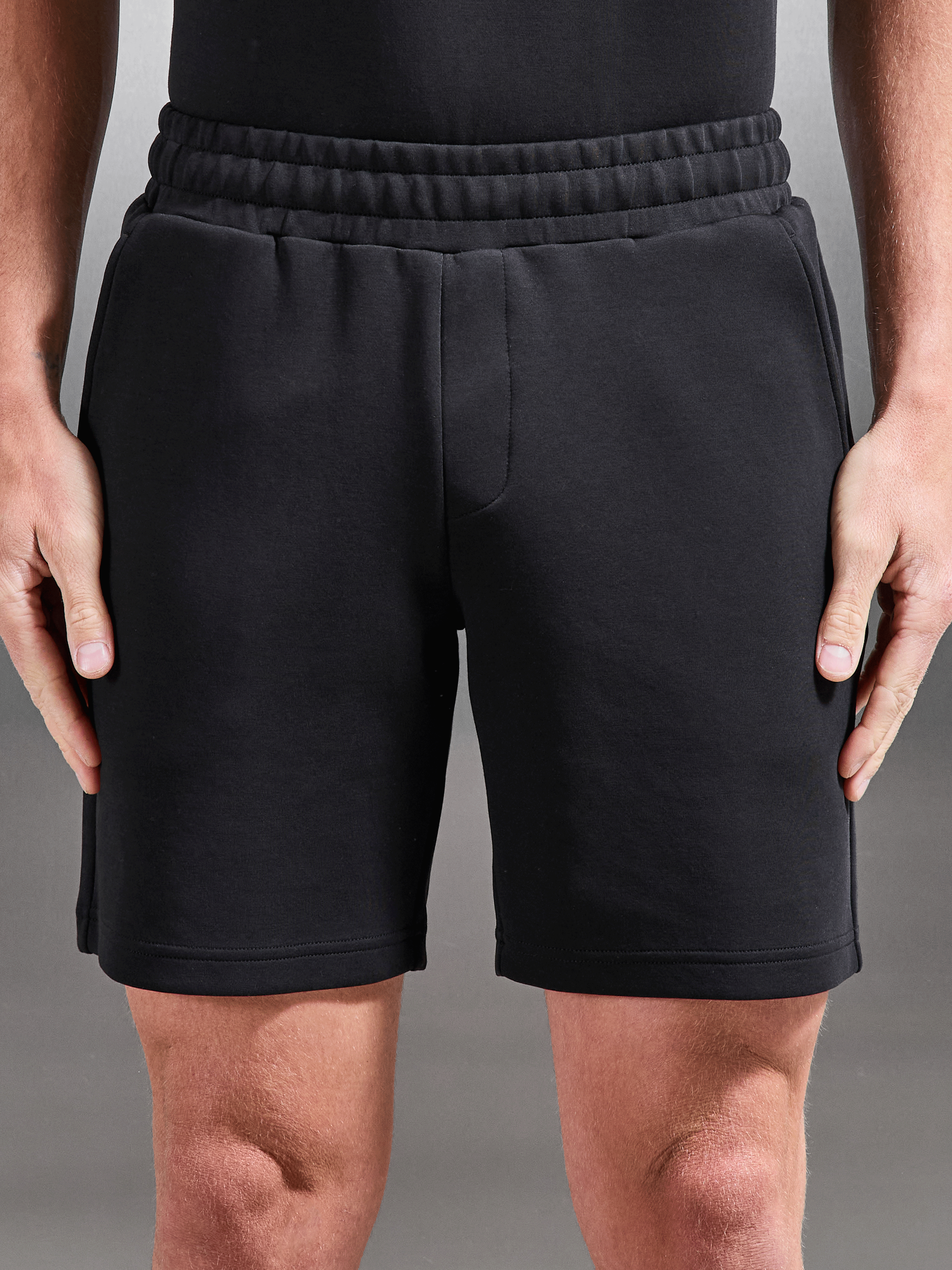 Mens Everyday Luxe Relaxed Short in Black