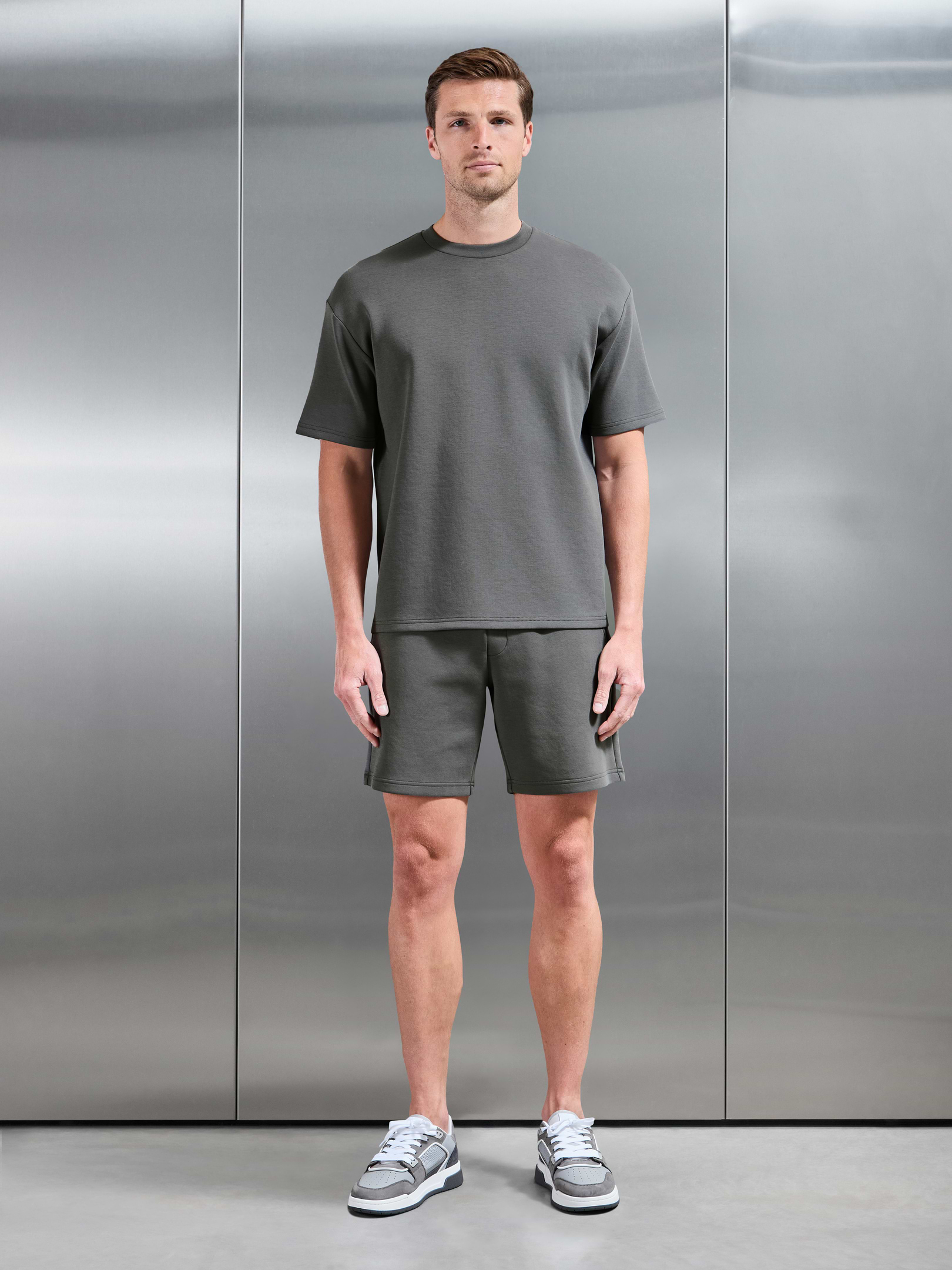 Mens Everyday Luxe Relaxed Short in Grey