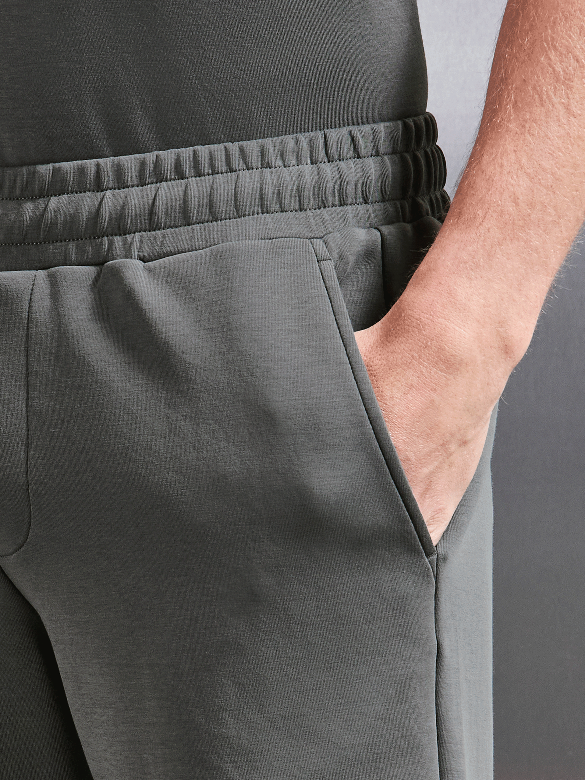 Mens Everyday Luxe Relaxed Short in Grey