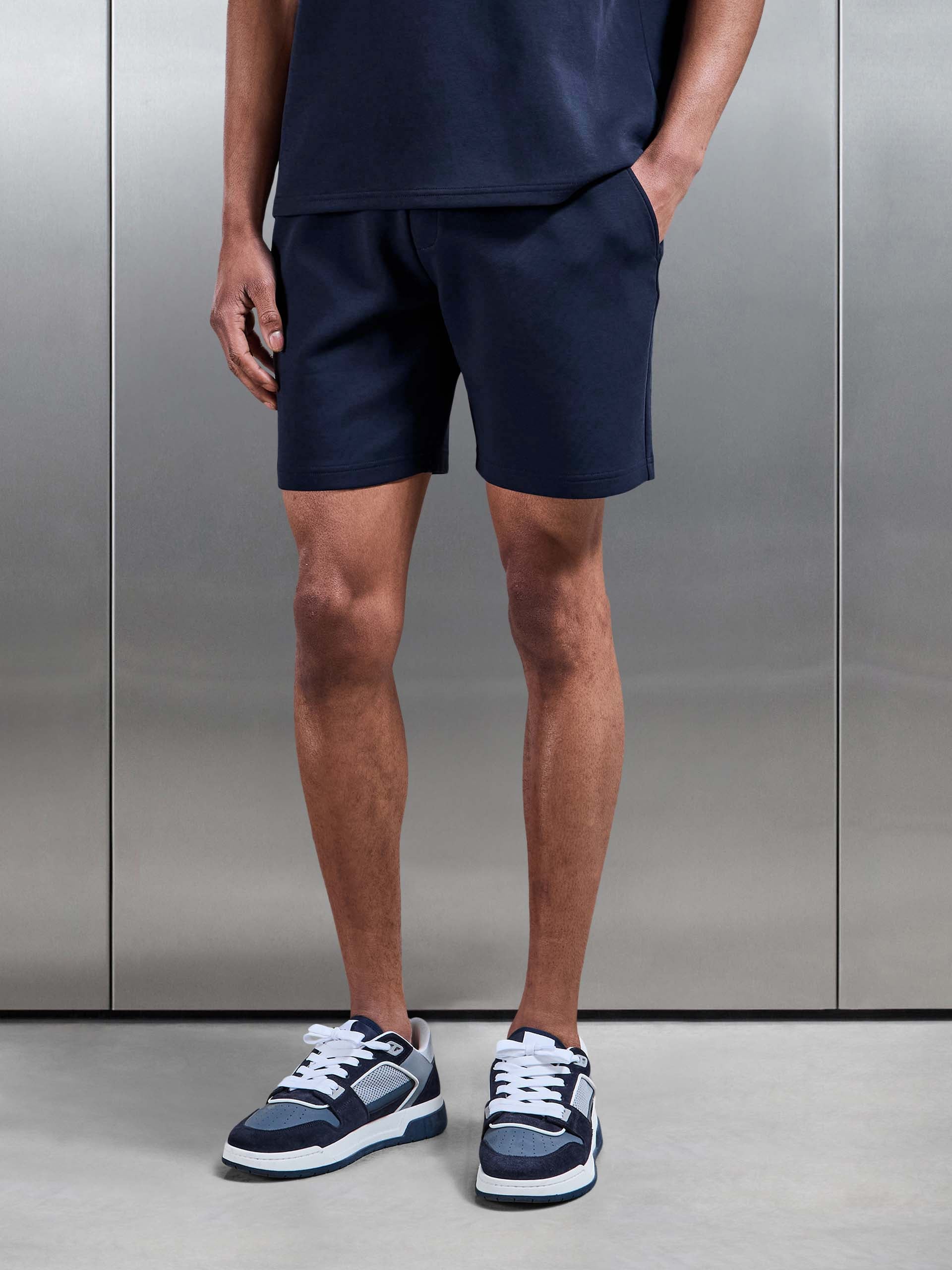 Mens Everyday Luxe Relaxed Short in Navy