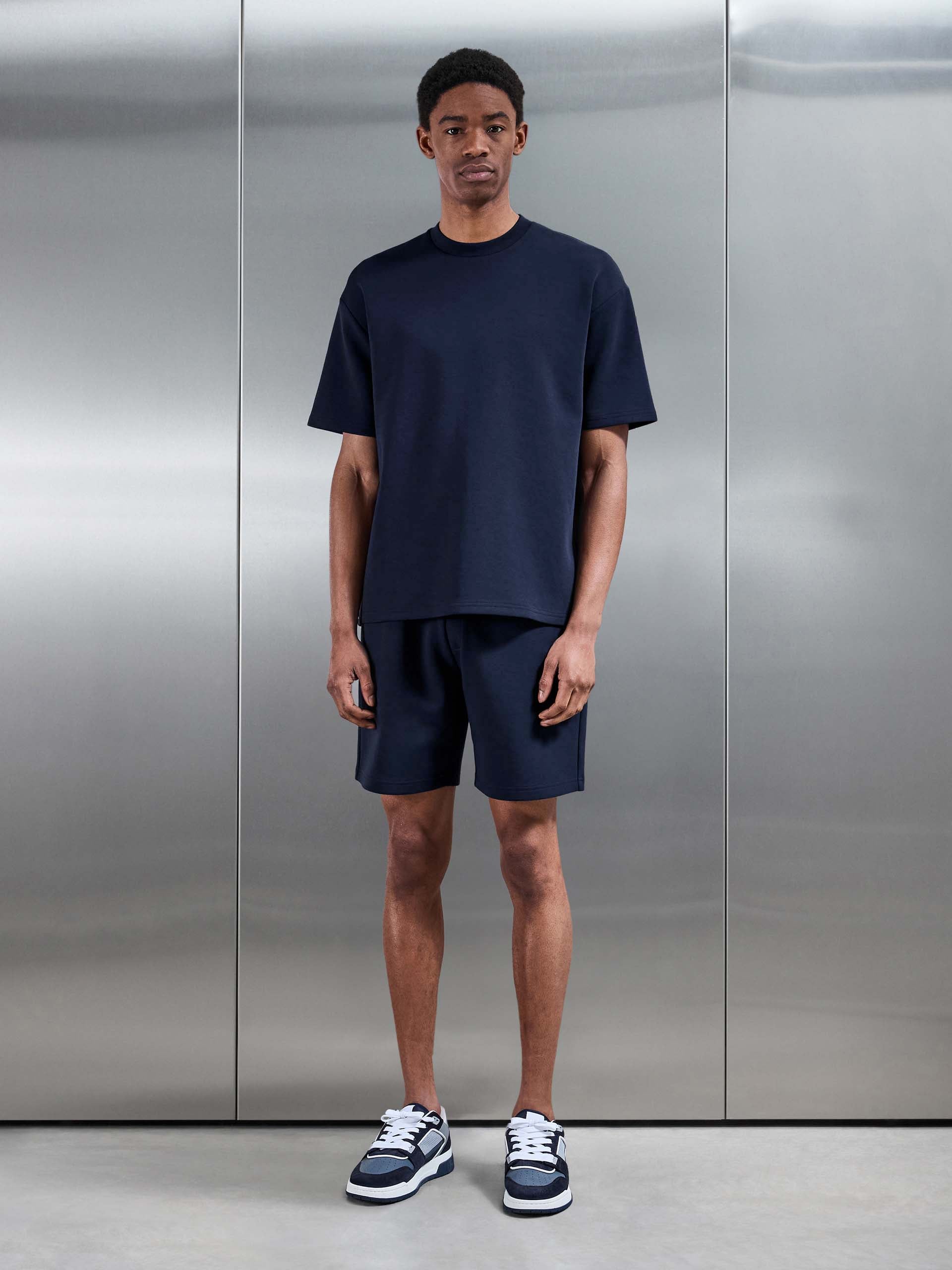 Mens Everyday Luxe Relaxed Short in Navy