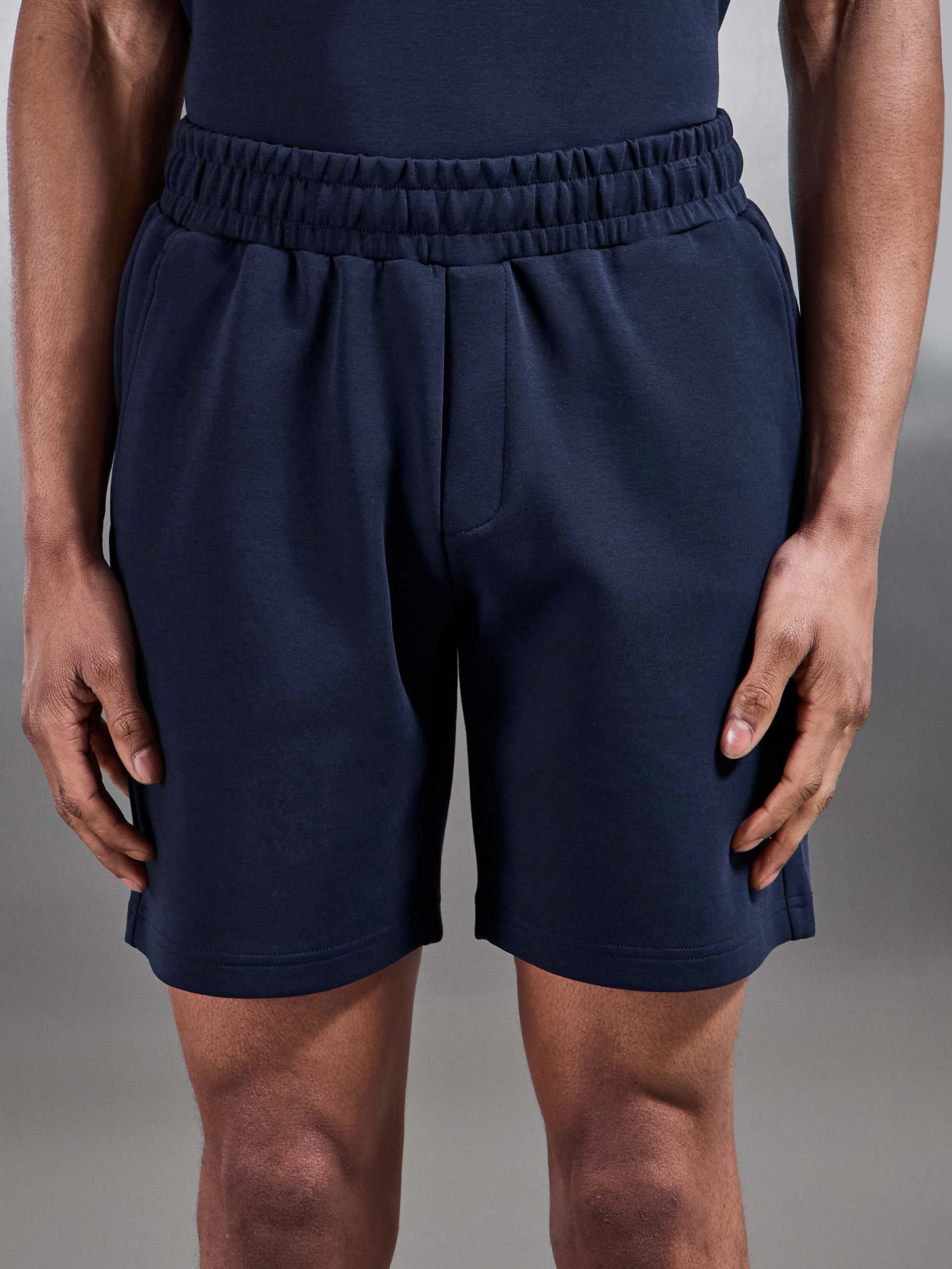 Mens Everyday Luxe Relaxed Short in Navy