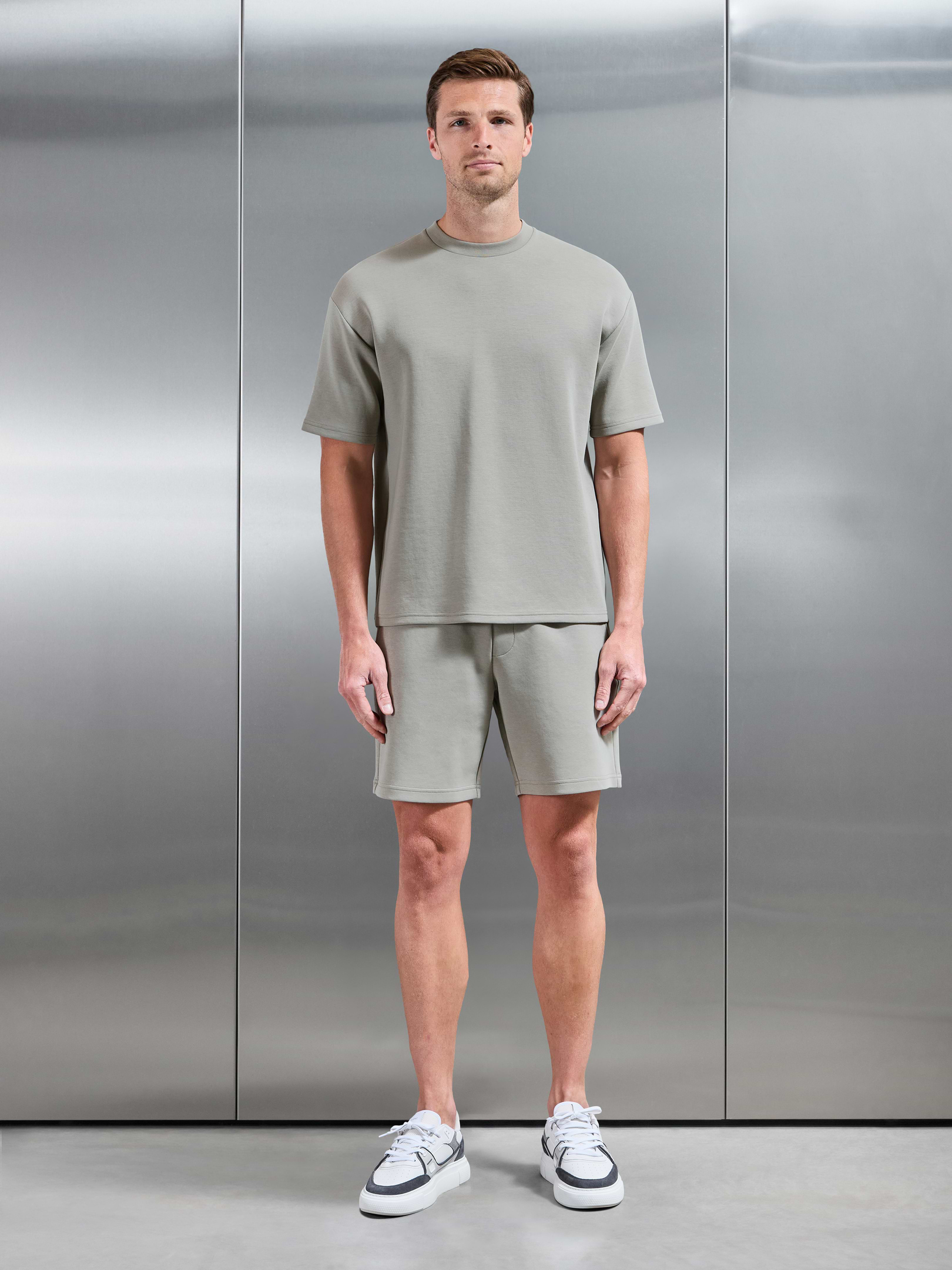 Mens Everyday Luxe Relaxed Short in Stone