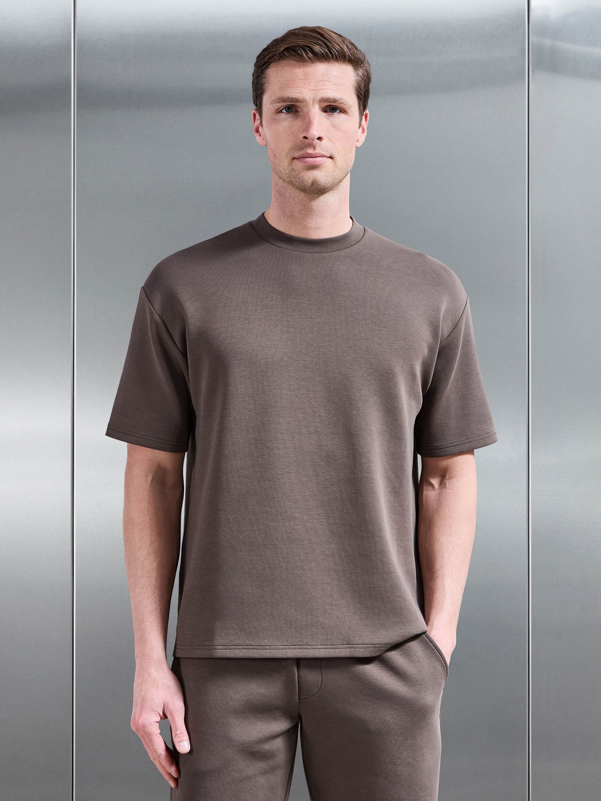 Mens Everyday Luxe Relaxed T-Shirt in Brown