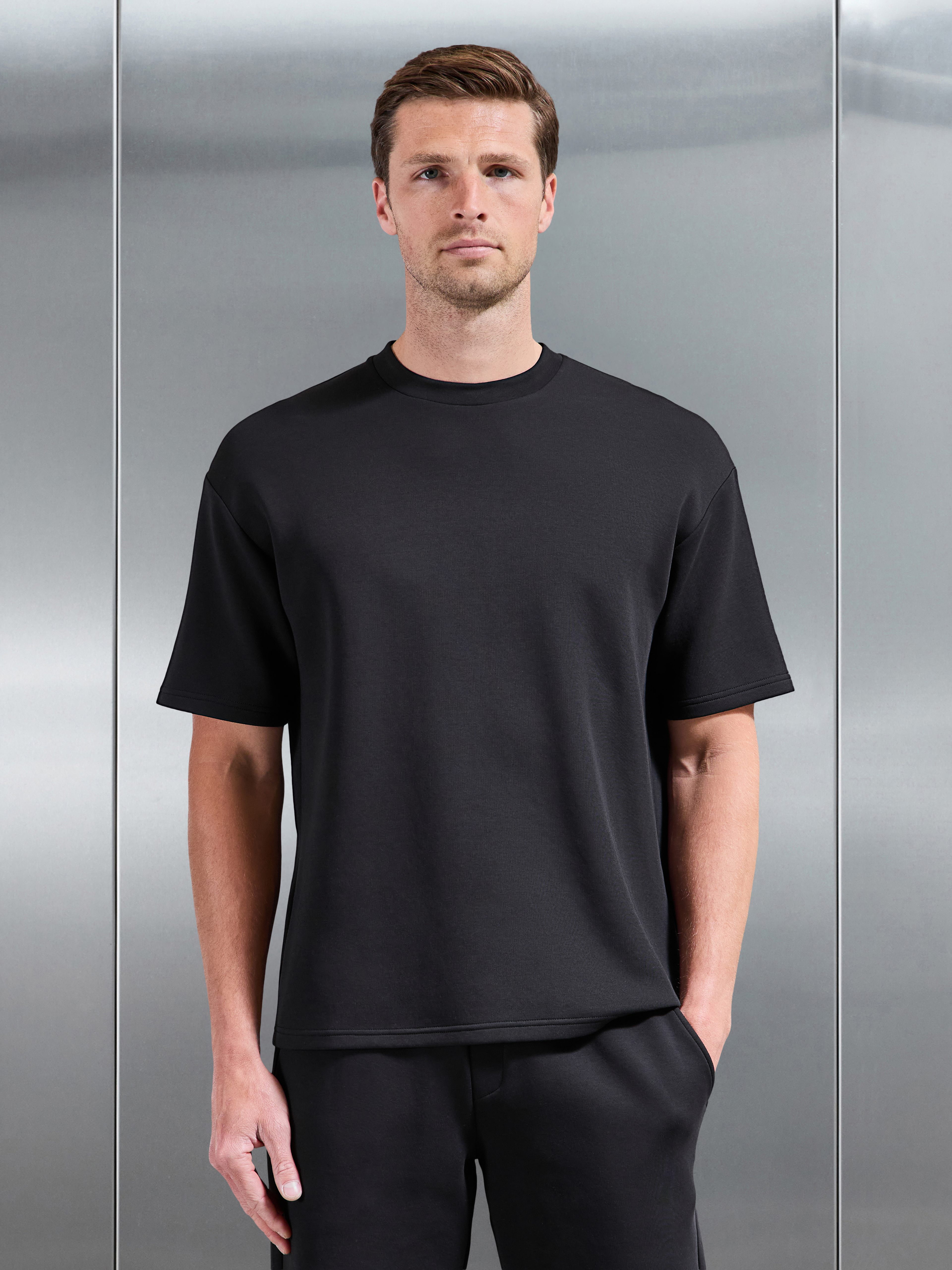 Mens Everyday Luxe Relaxed T-Shirt in Black