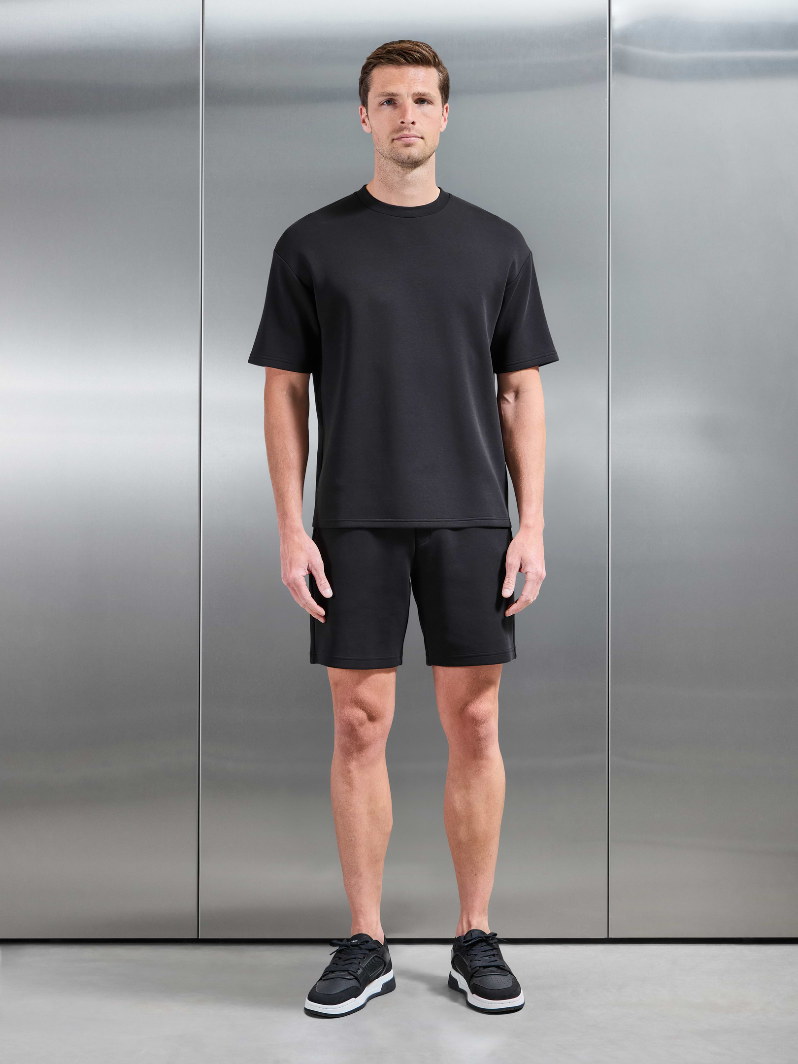 Mens Everyday Luxe Relaxed T-Shirt in Black